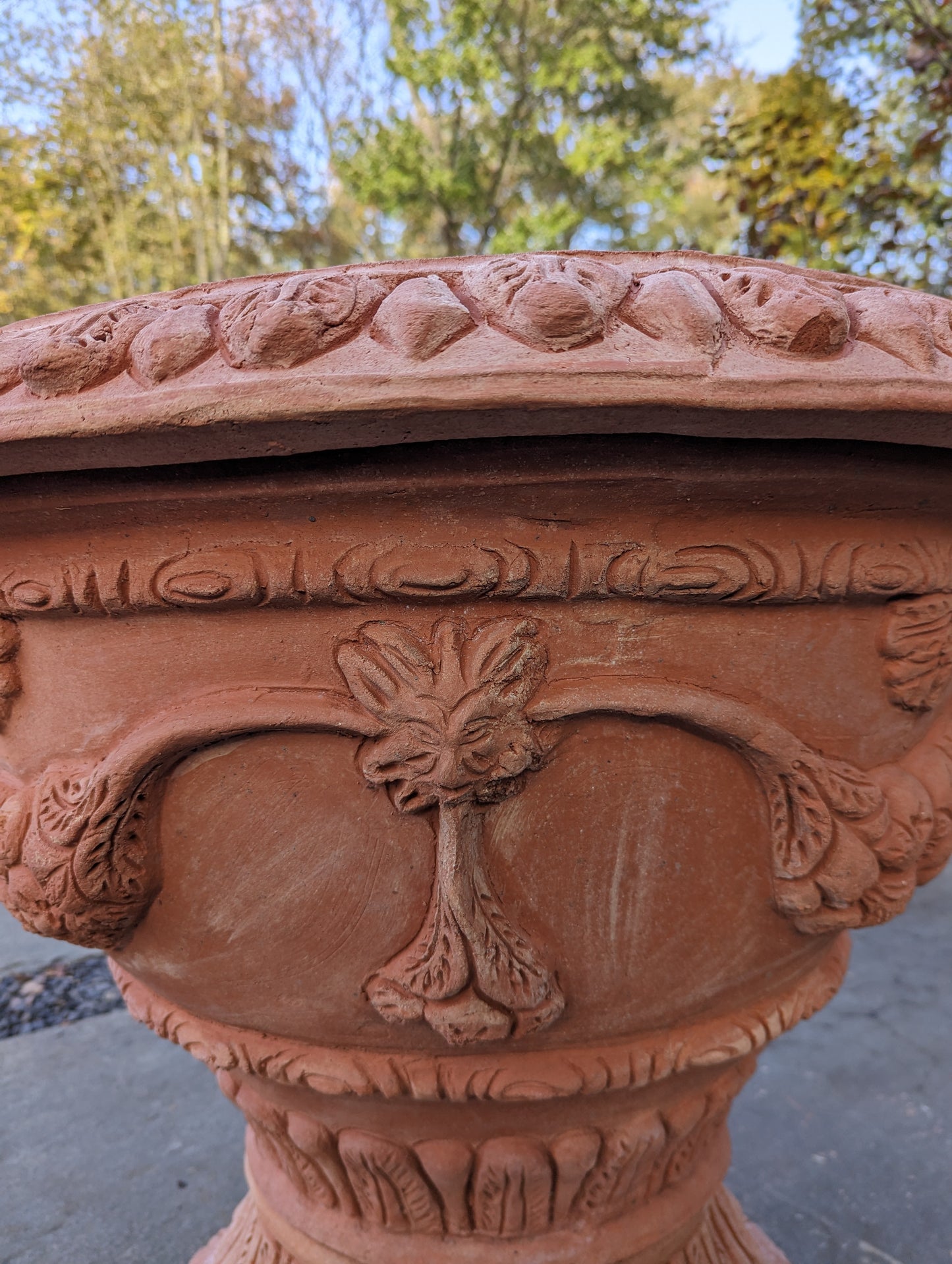 Italian "Fontana" Terracotta Pot with Base (65cm)