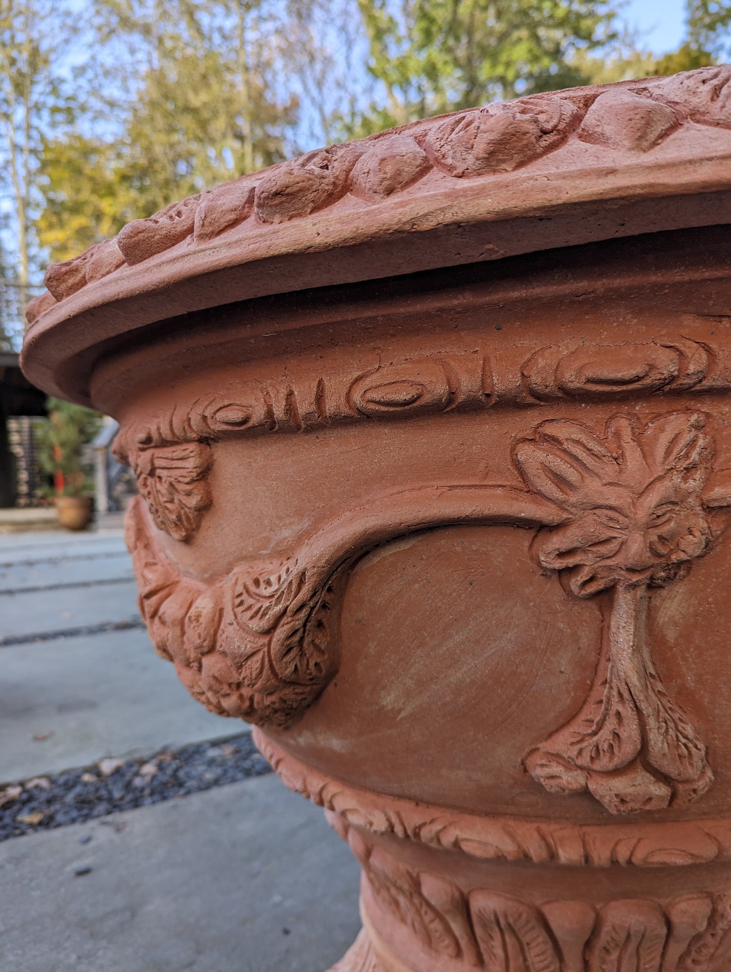 Italian "Fontana" Terracotta Pot with Base (65cm)