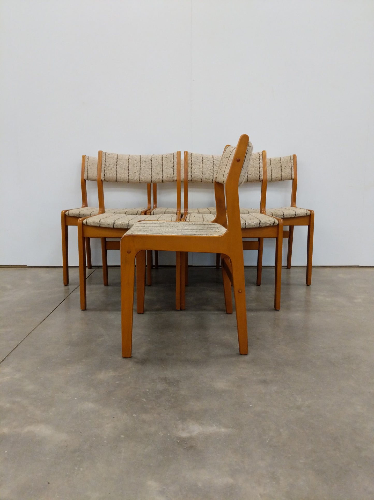 Set of 6 Vintage Danish Modern Dining Chairs by Farstrup