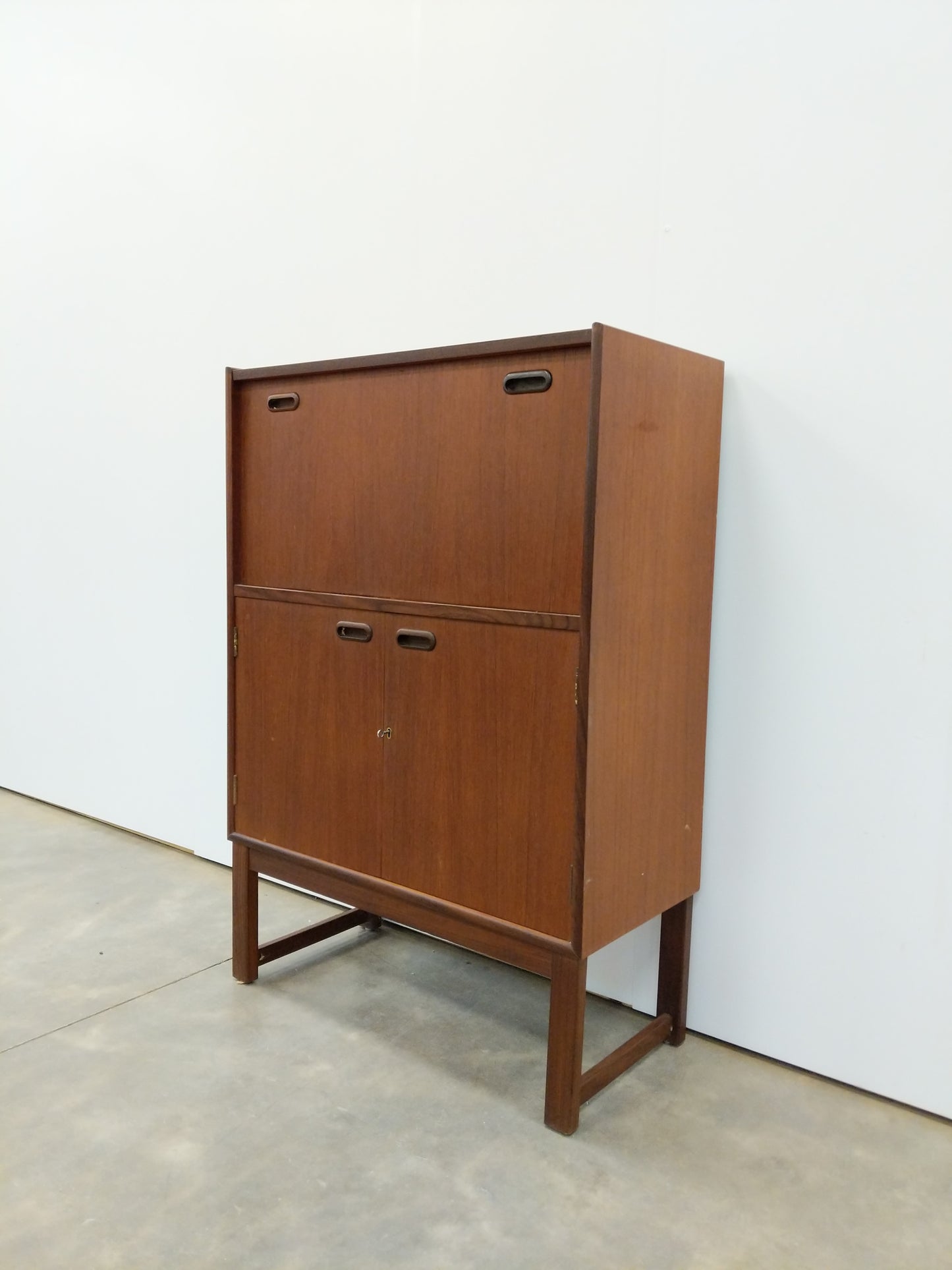 Vintage Mid Century Modern Teak Bar Cabinet