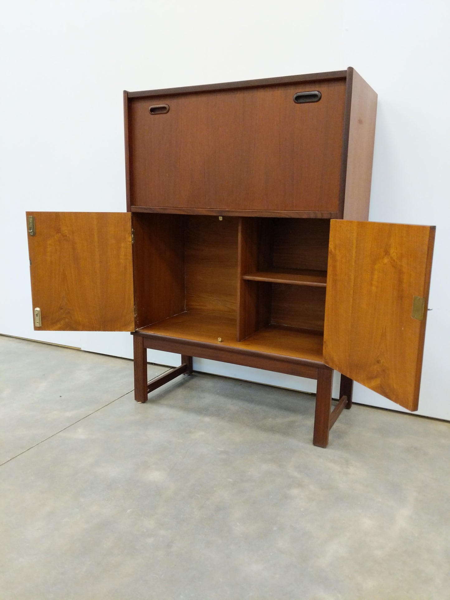 Vintage Mid Century Modern Teak Bar Cabinet