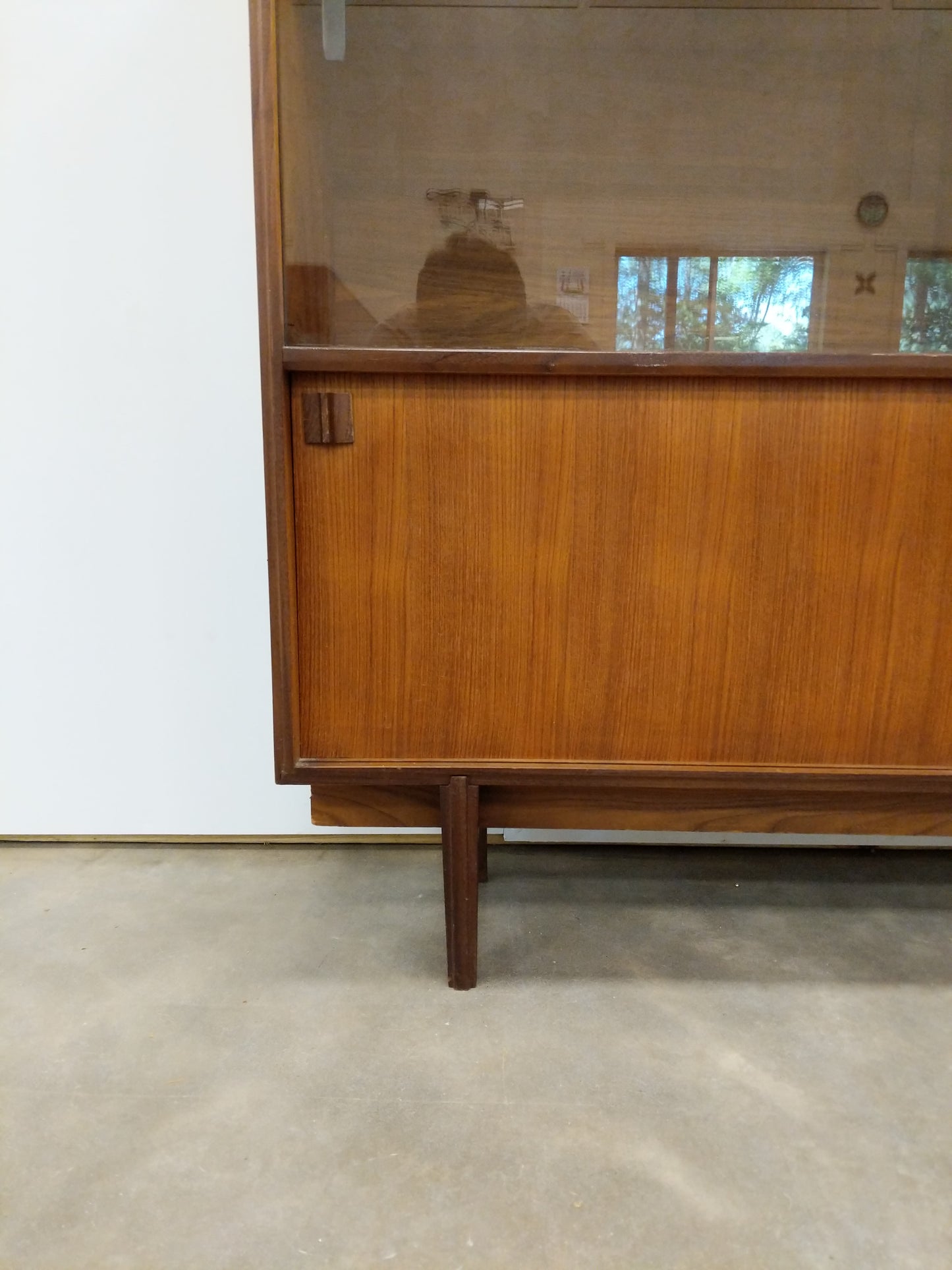 Vintage Mid Century Modern Teak Sideboard / Cabinet by Beaver & Tapley
