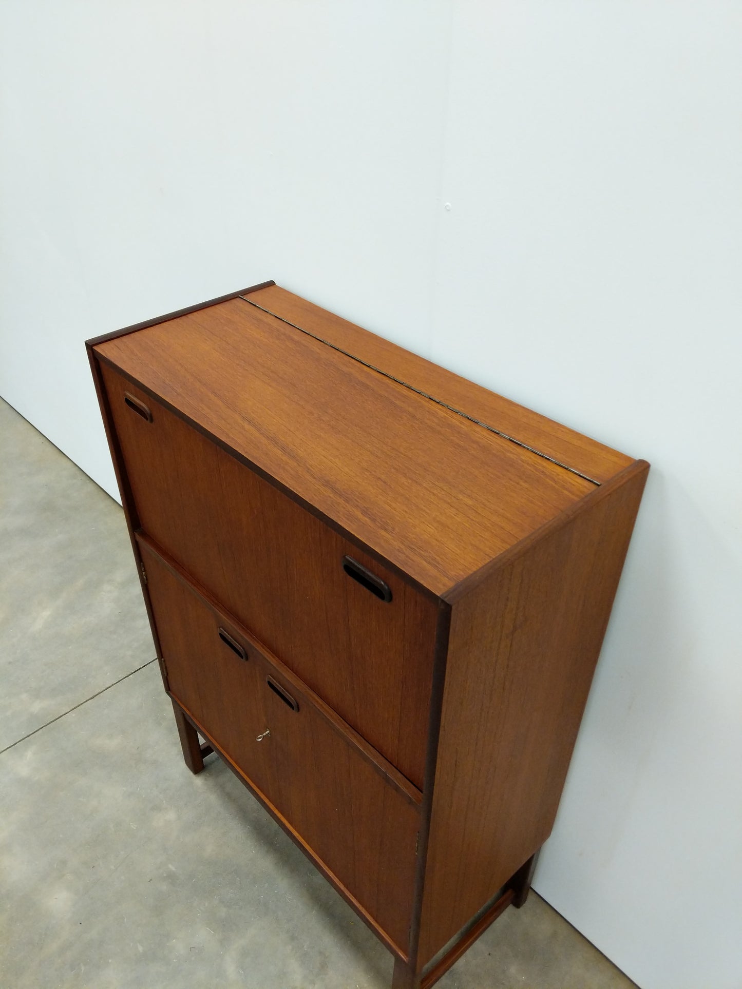 Vintage Mid Century Modern Teak Bar Cabinet