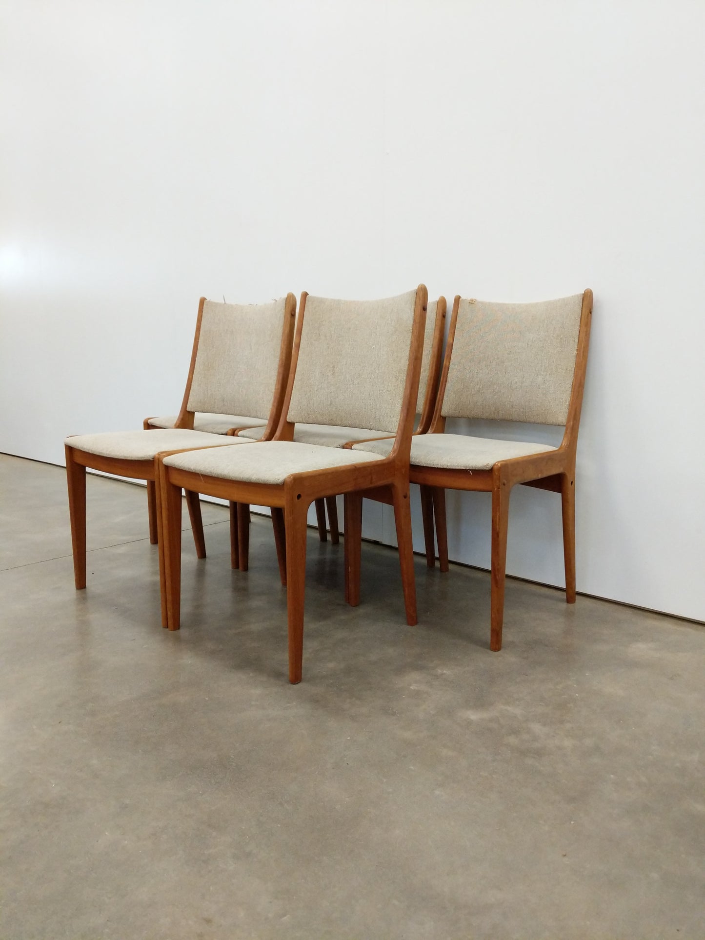 Set of 5 Vintage Danish Modern Dining Chairs by Johannes Andersen