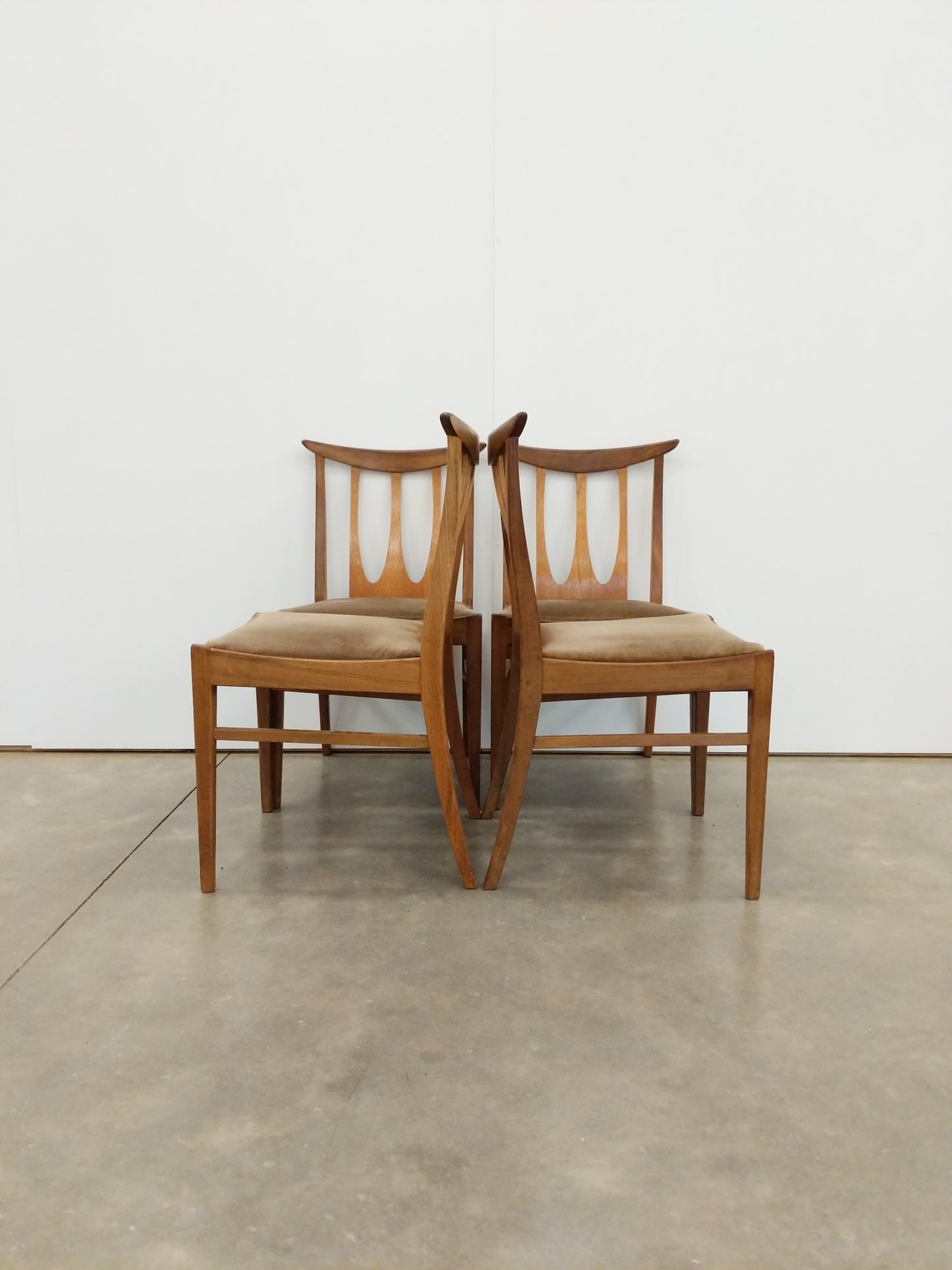 Set of 4 Vintage Mid Century Modern Dining Chairs