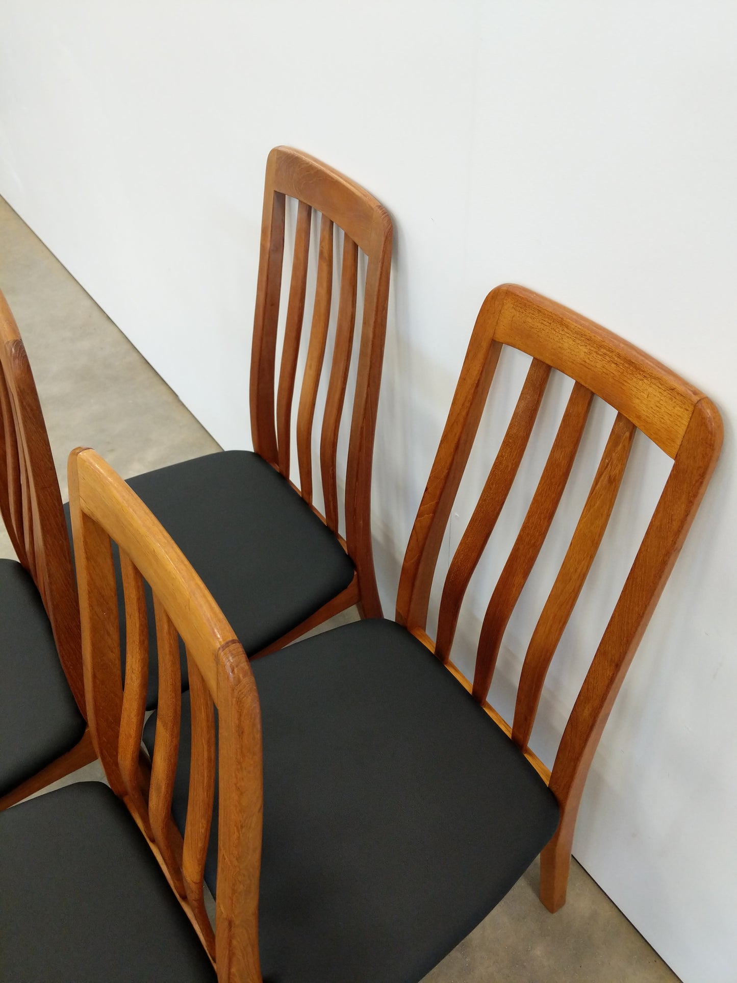 Set of 4 Vintage Mid Century Modern Dining Chairs by Benny Linden