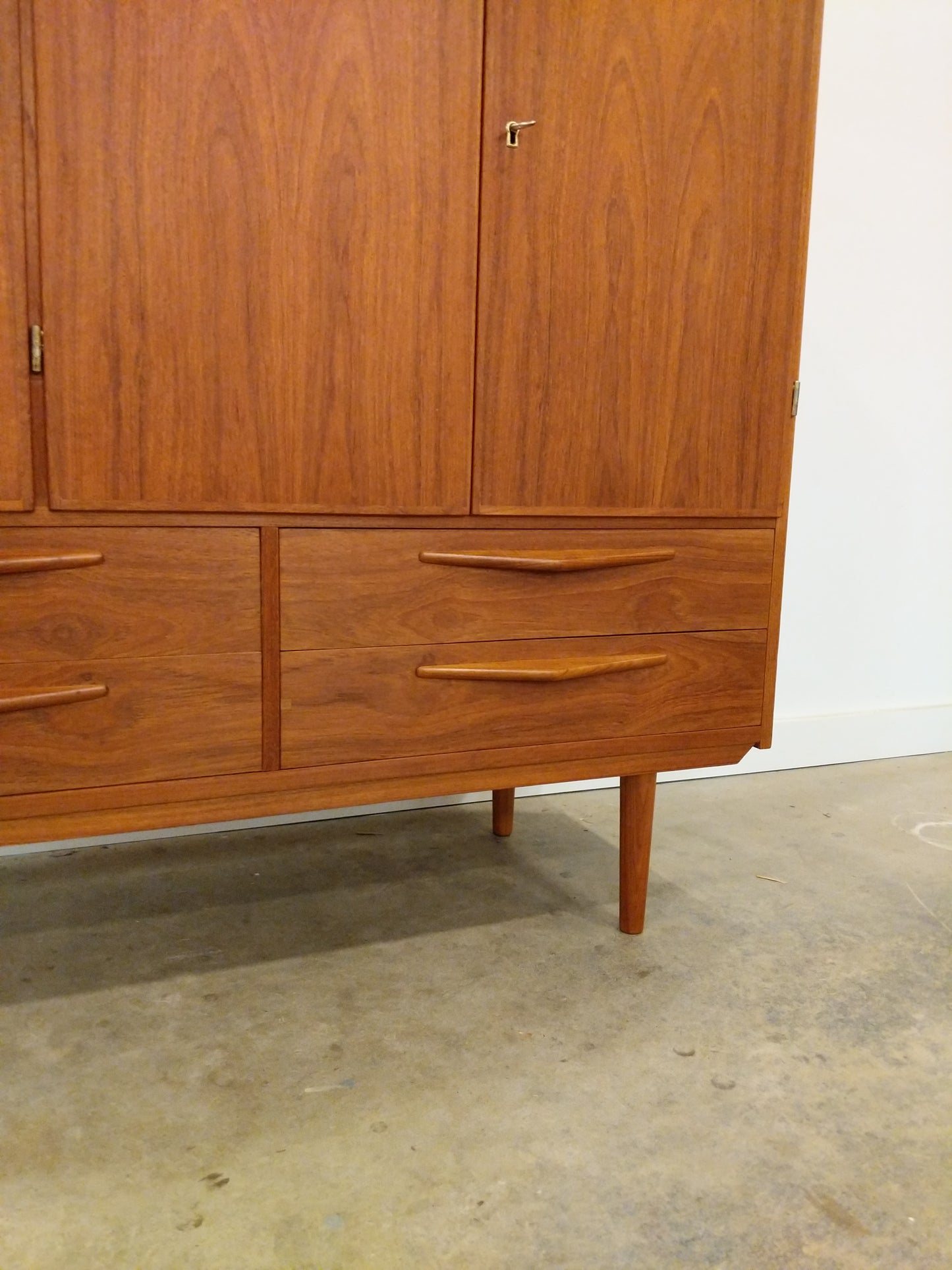 Vintage Danish Modern Teak Sideboard / Cabinet