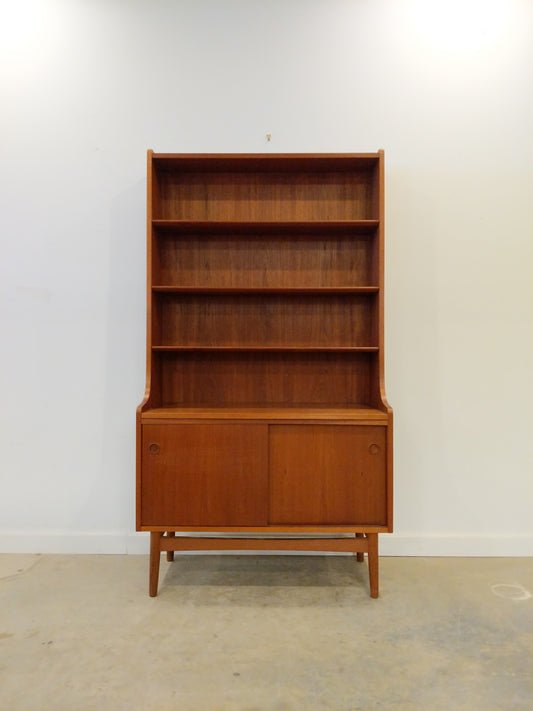 Vintage Danish Modern Teak Bookshelf / Cabinet