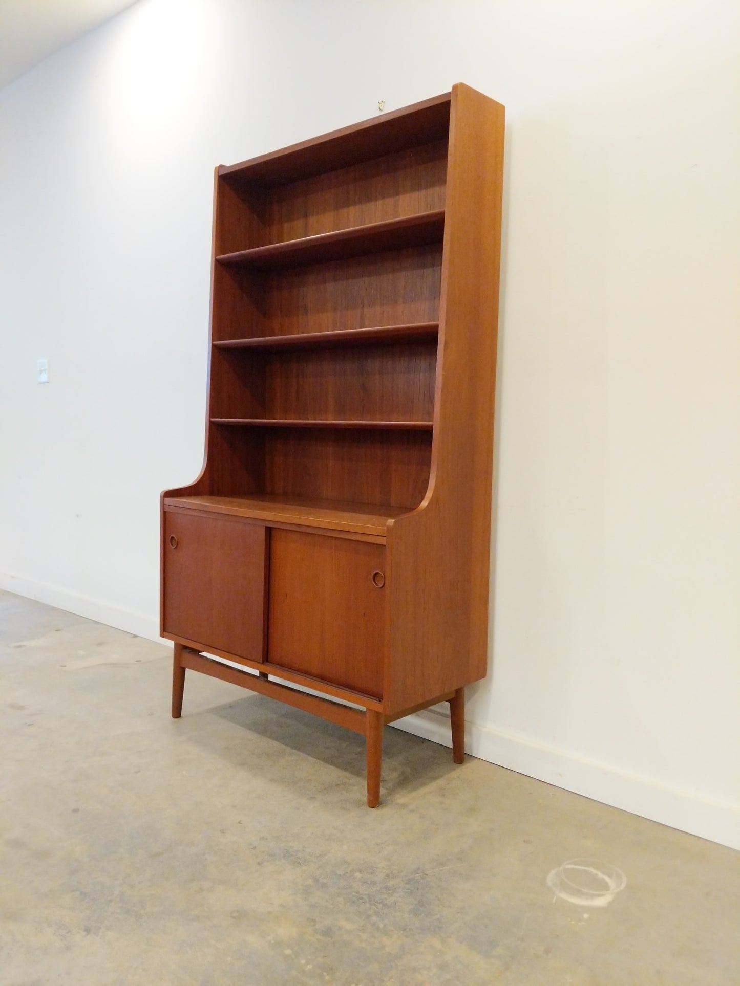 Vintage Danish Modern Teak Bookshelf / Cabinet