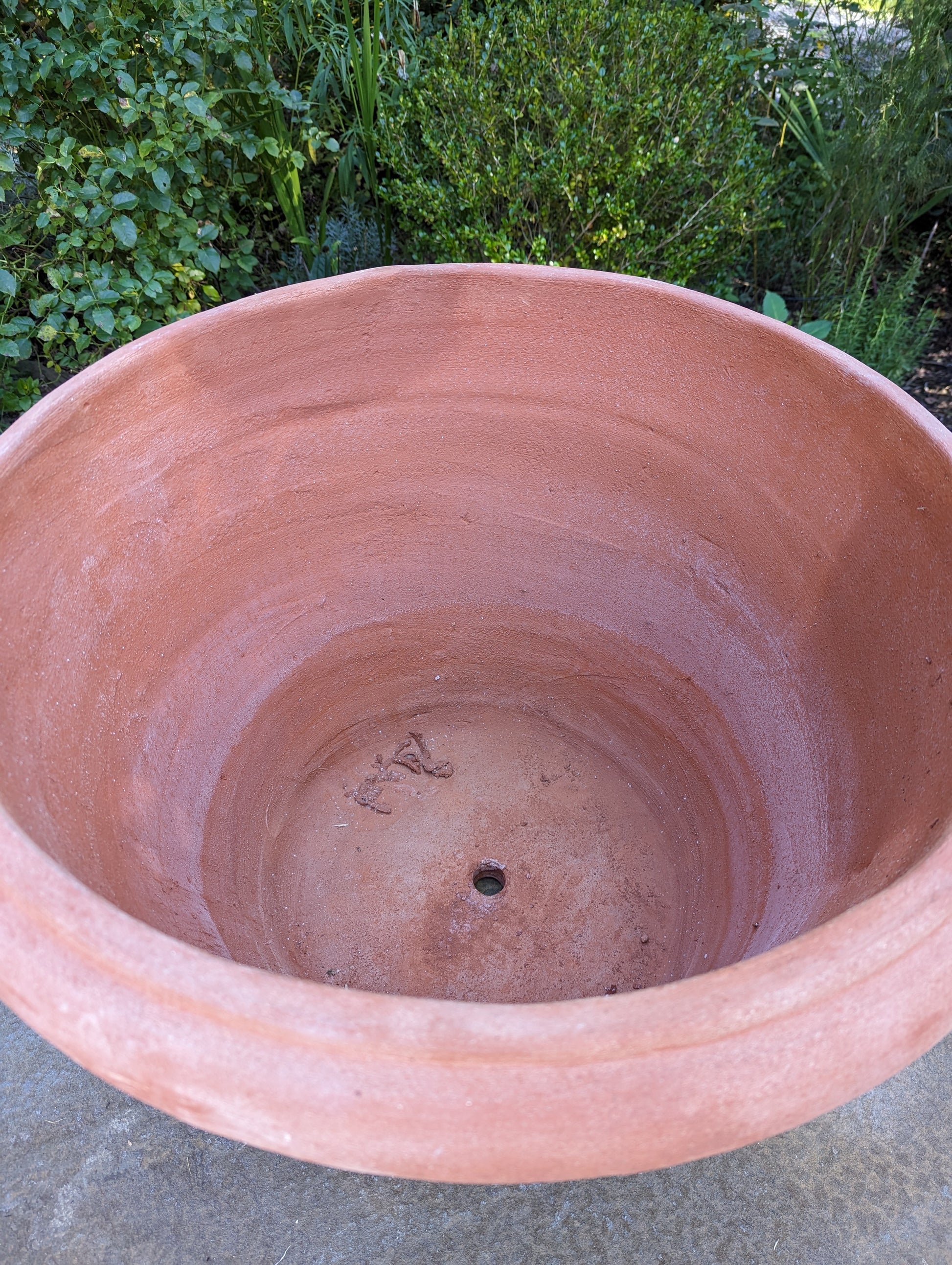 giant clay plant pots Italian "Robusto" Terracotta Pot (55cm)