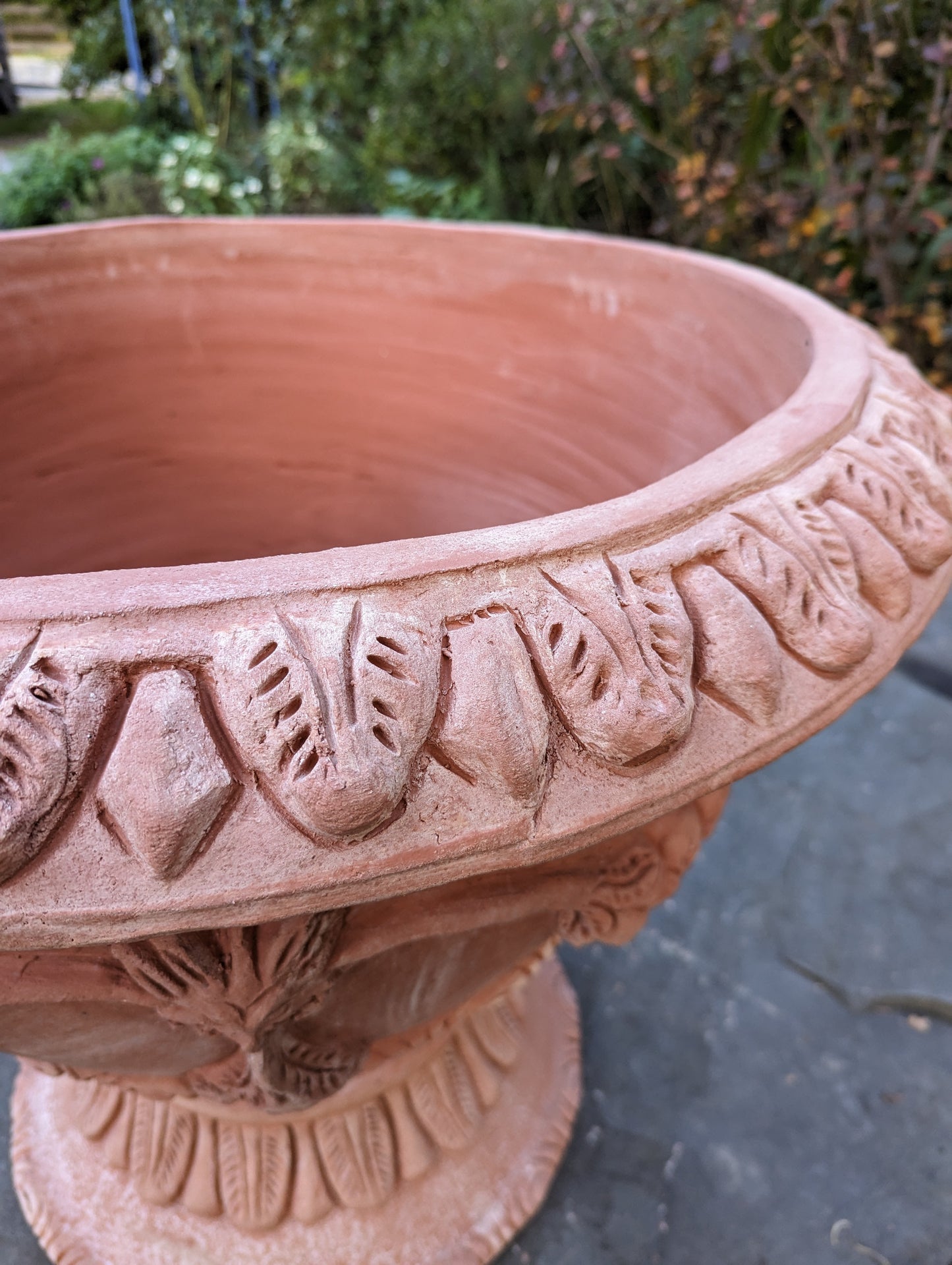 Italian "Fontana" Terracotta Pot with Base (65cm)