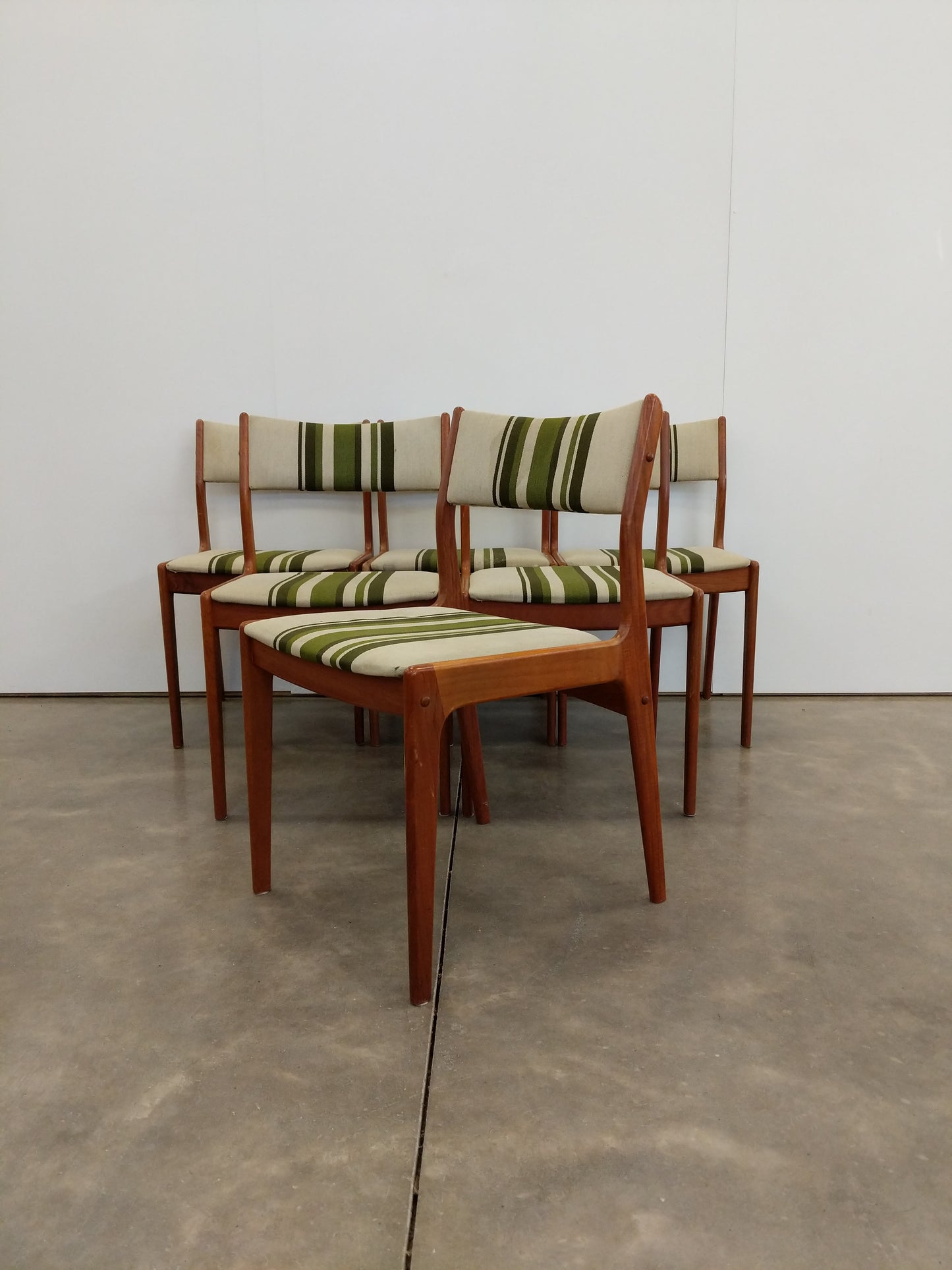 Set of 6 Vintage Danish Modern Dining Chairs by Uldum