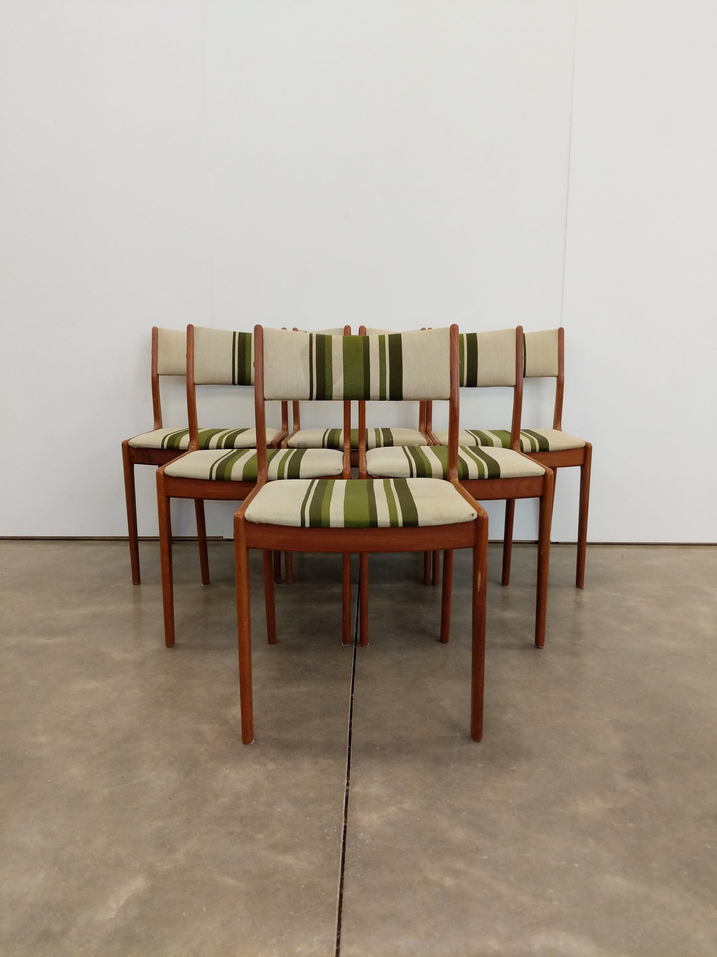 Set of 6 Vintage Danish Modern Dining Chairs by Uldum