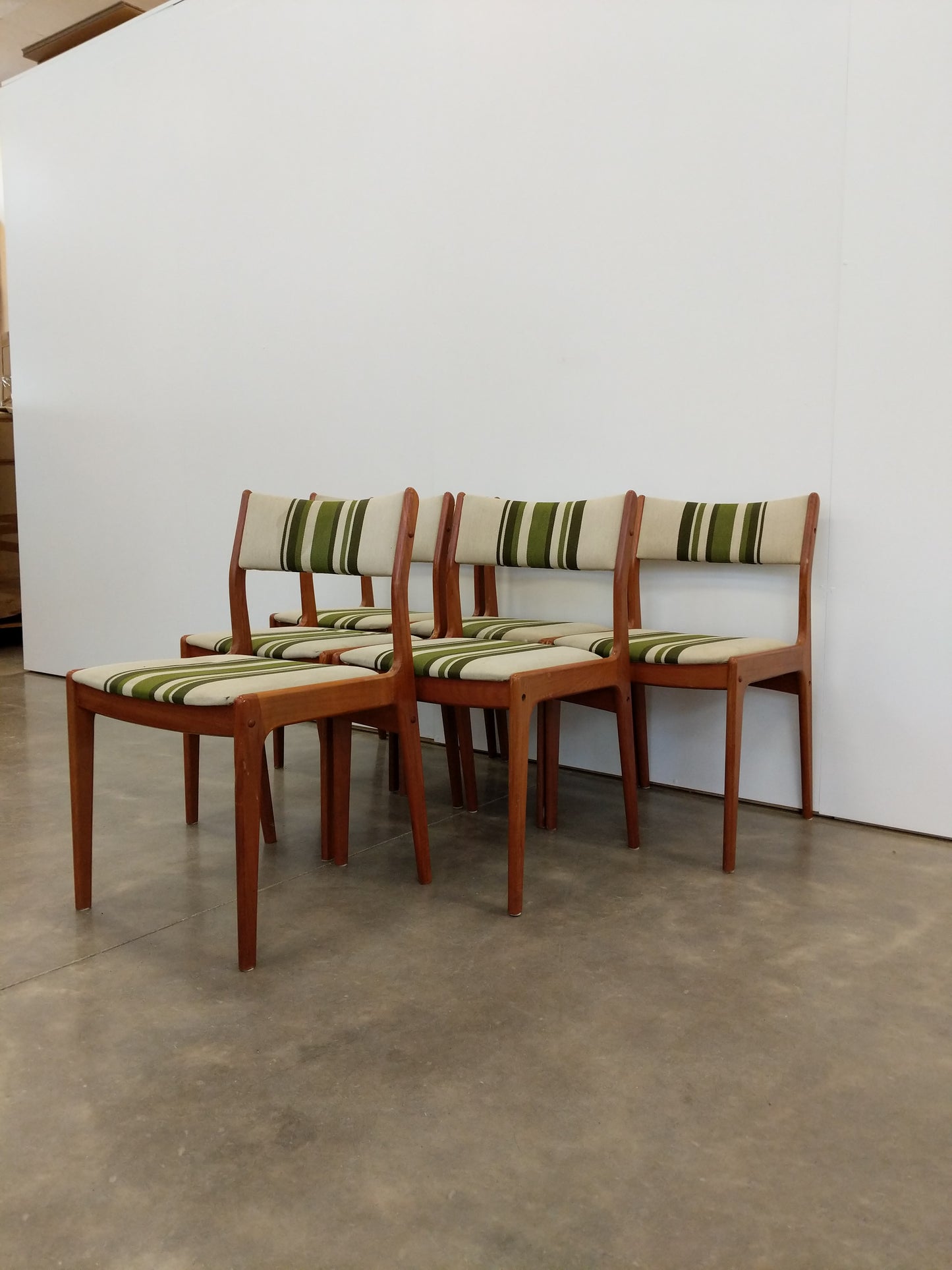 Set of 6 Vintage Danish Modern Dining Chairs by Uldum