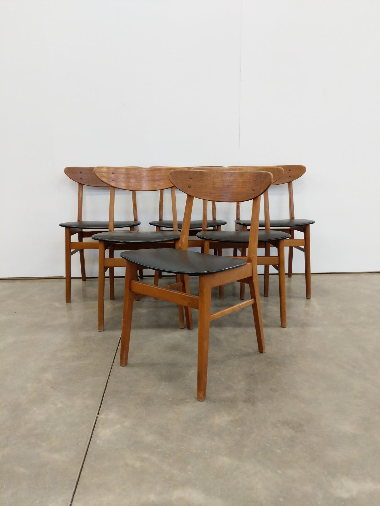 Set of 6 Vintage Danish Modern Dining Chairs by Farstrup
