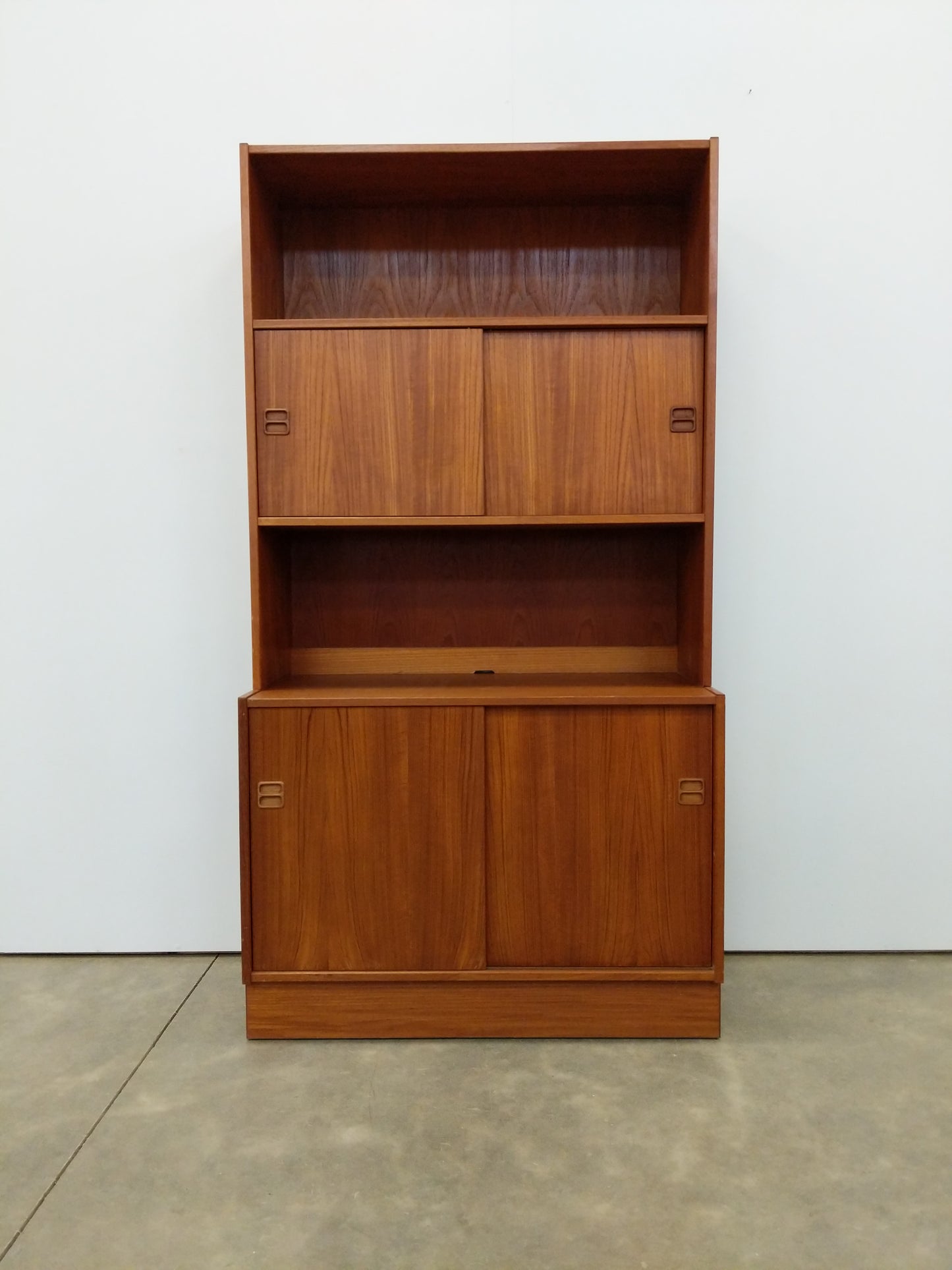 Vintage Danish Modern Teak Bookshelf / Cabinet