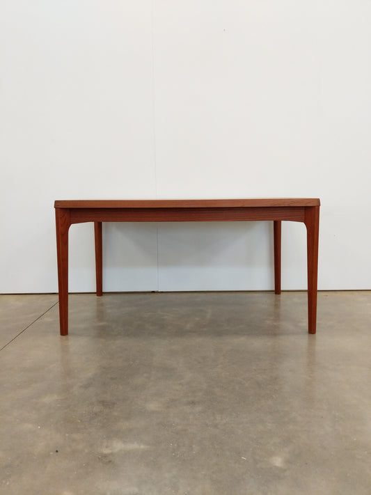 Vintage Danish Modern Teak Extendable Dining Table by Henning Kjaernulf