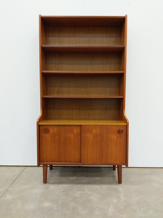 Vintage Danish Modern Teak Bookshelf / Cabinet