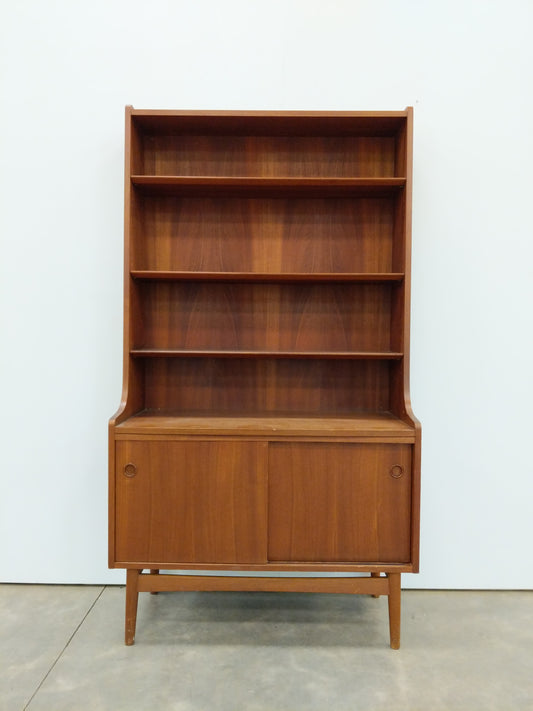 Vintage Danish Modern Teak Bookshelf / Cabinet