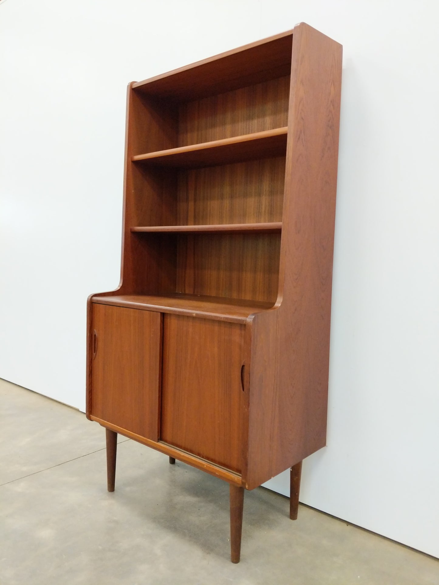 Vintage Danish Modern Teak Bookshelf / Cabinet