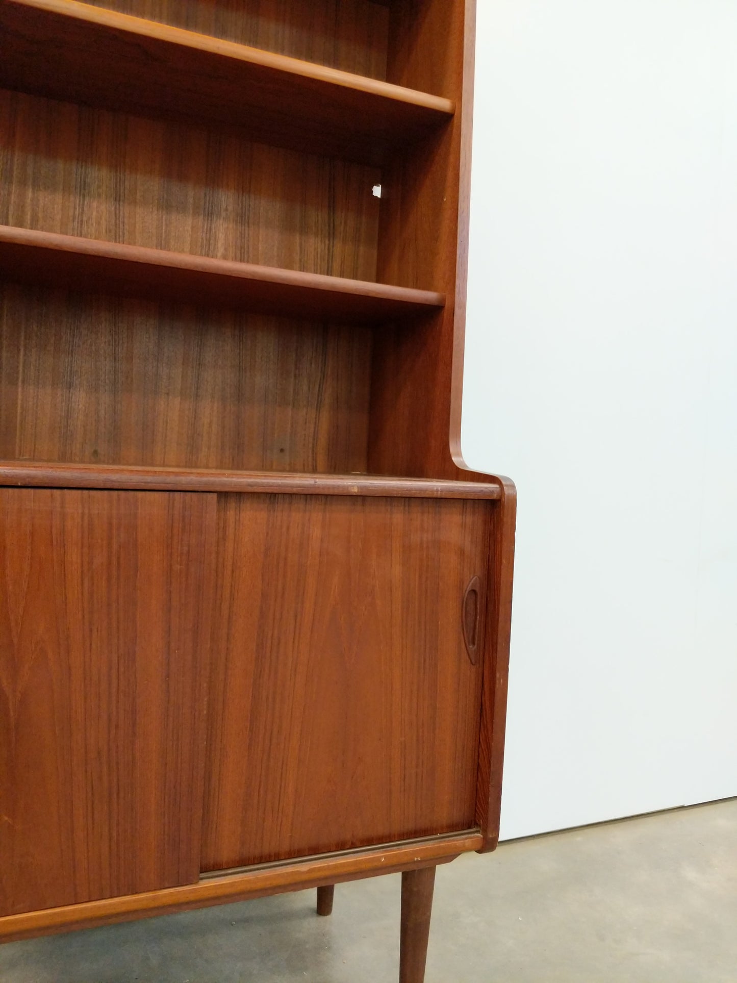 Vintage Danish Modern Teak Bookshelf / Cabinet