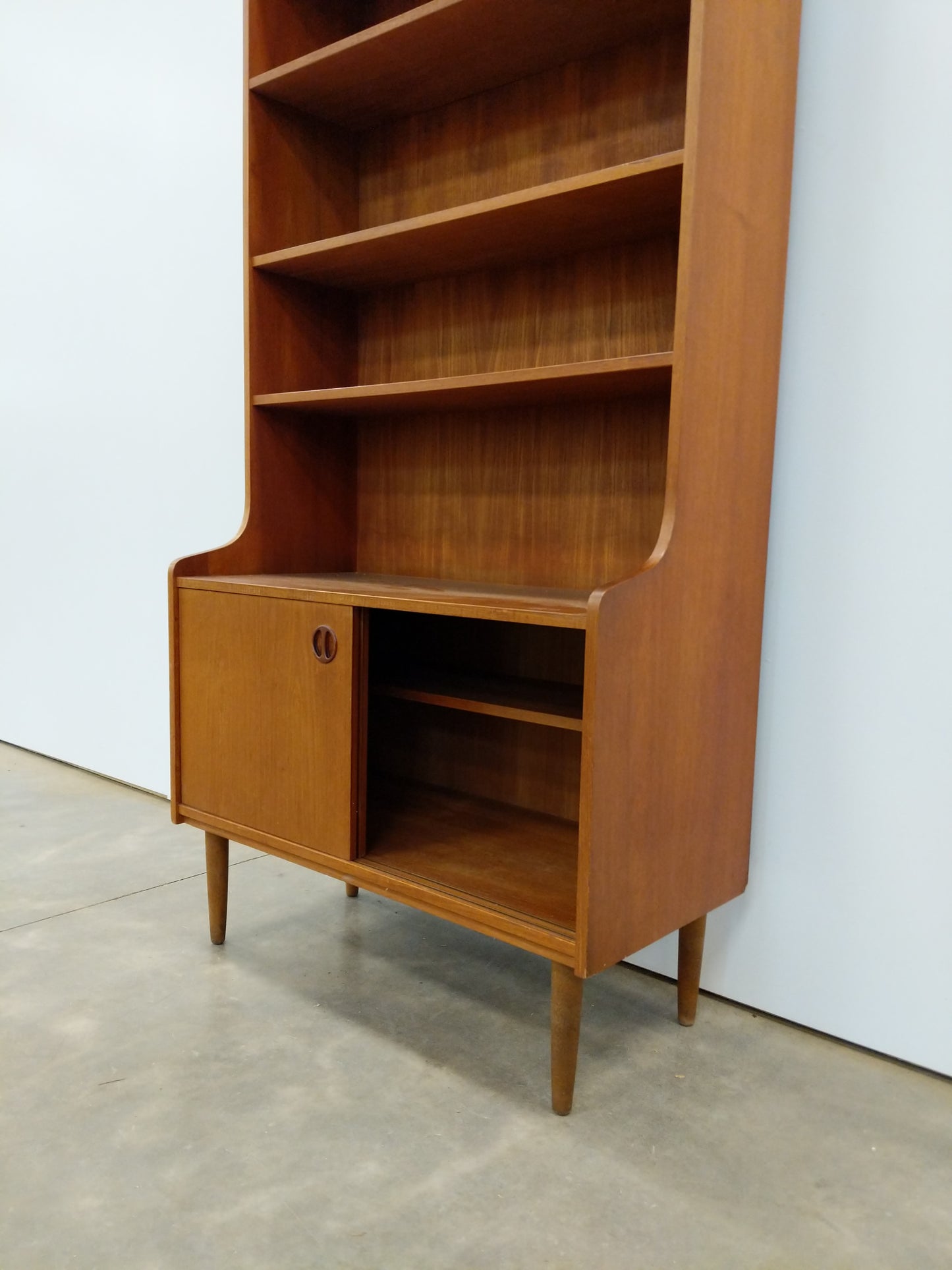 Vintage Danish Modern Teak Bookshelf / Cabinet