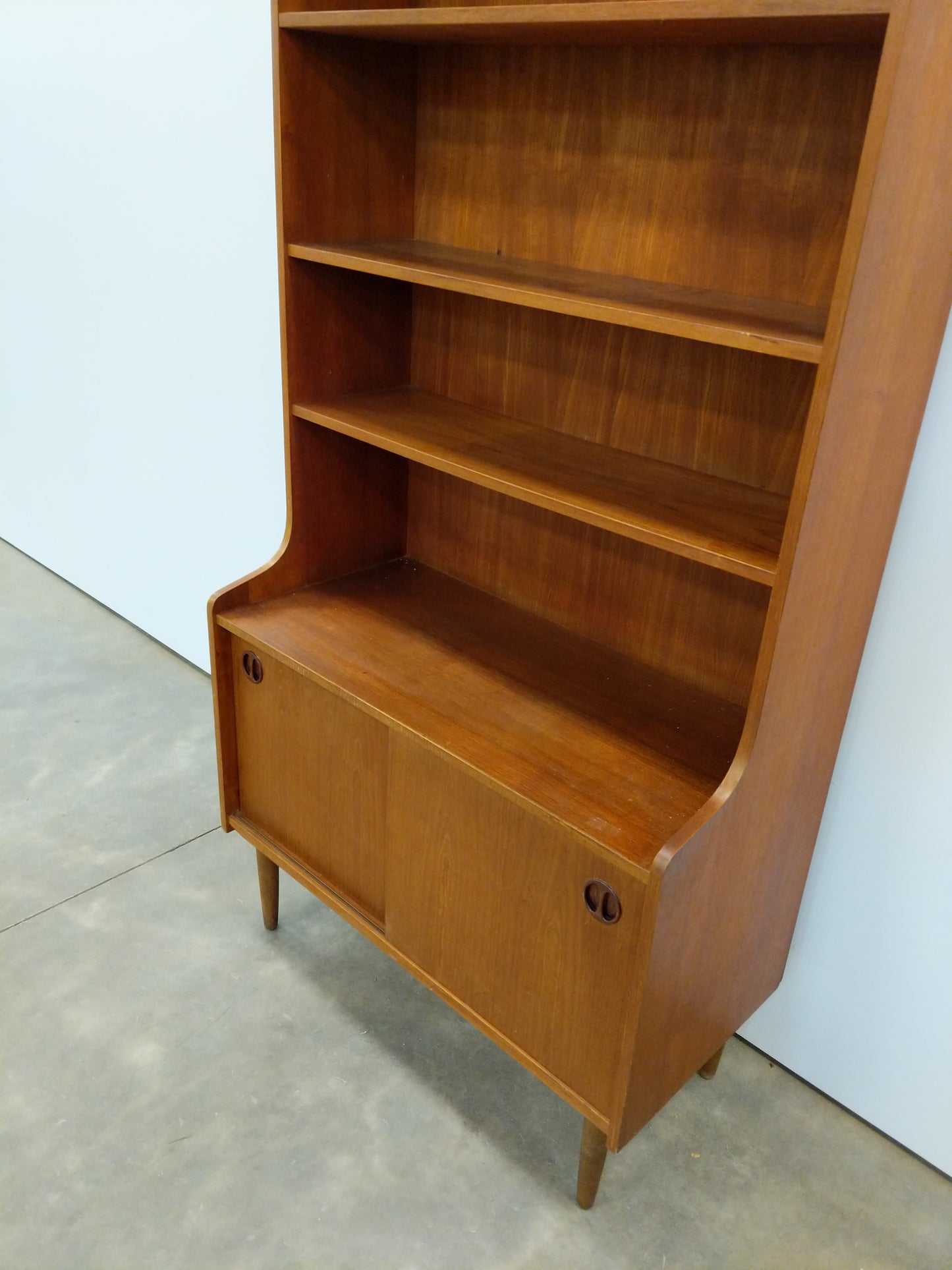 Vintage Danish Modern Teak Bookshelf / Cabinet