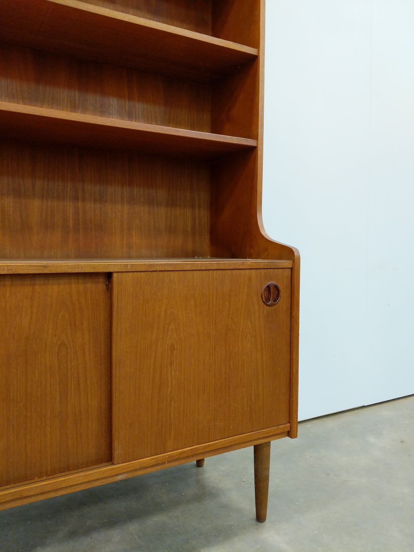 Vintage Danish Modern Teak Bookshelf / Cabinet