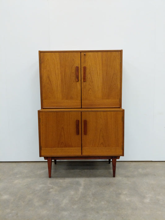 Vintage Swedish Modern Teak Cabinet / Sideboard by Möbel Larsson