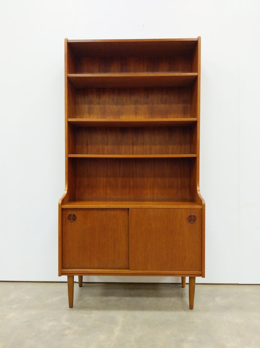 Vintage Danish Modern Teak Bookshelf / Cabinet