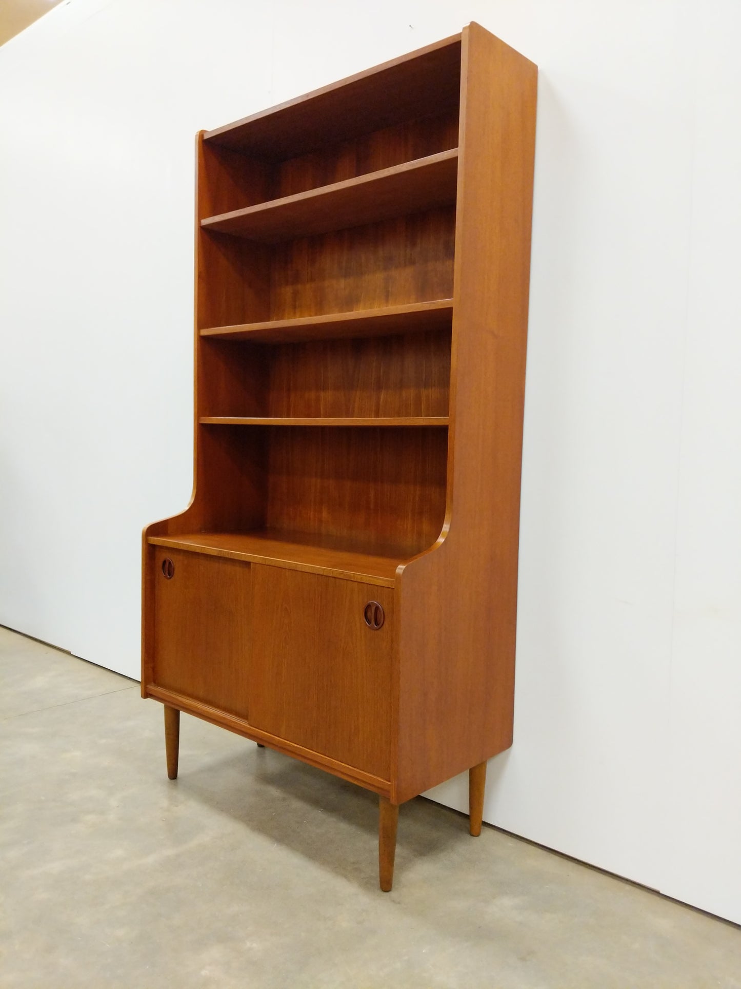 Vintage Danish Modern Teak Bookshelf / Cabinet