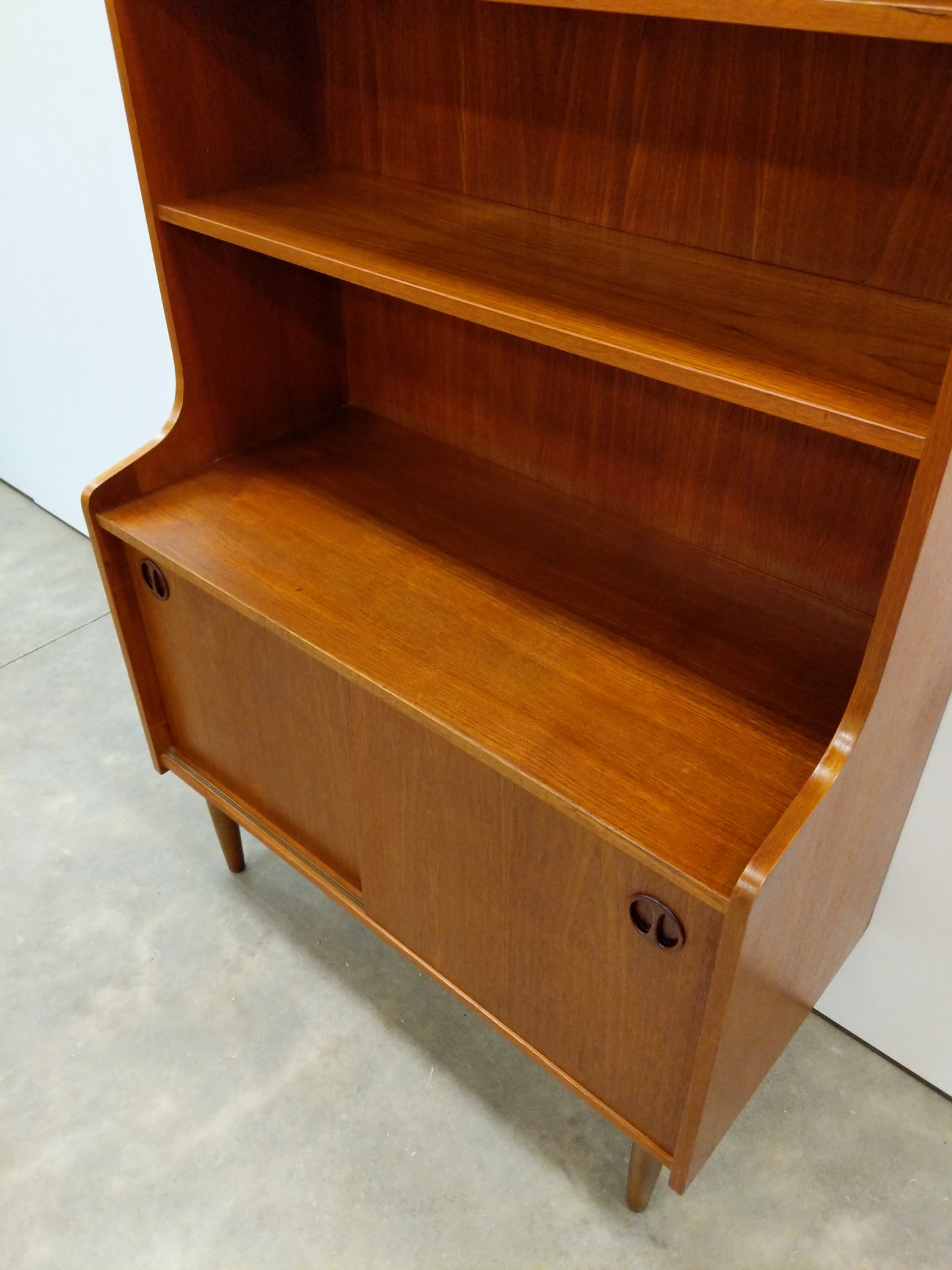 Vintage Danish Modern Teak Bookshelf / Cabinet