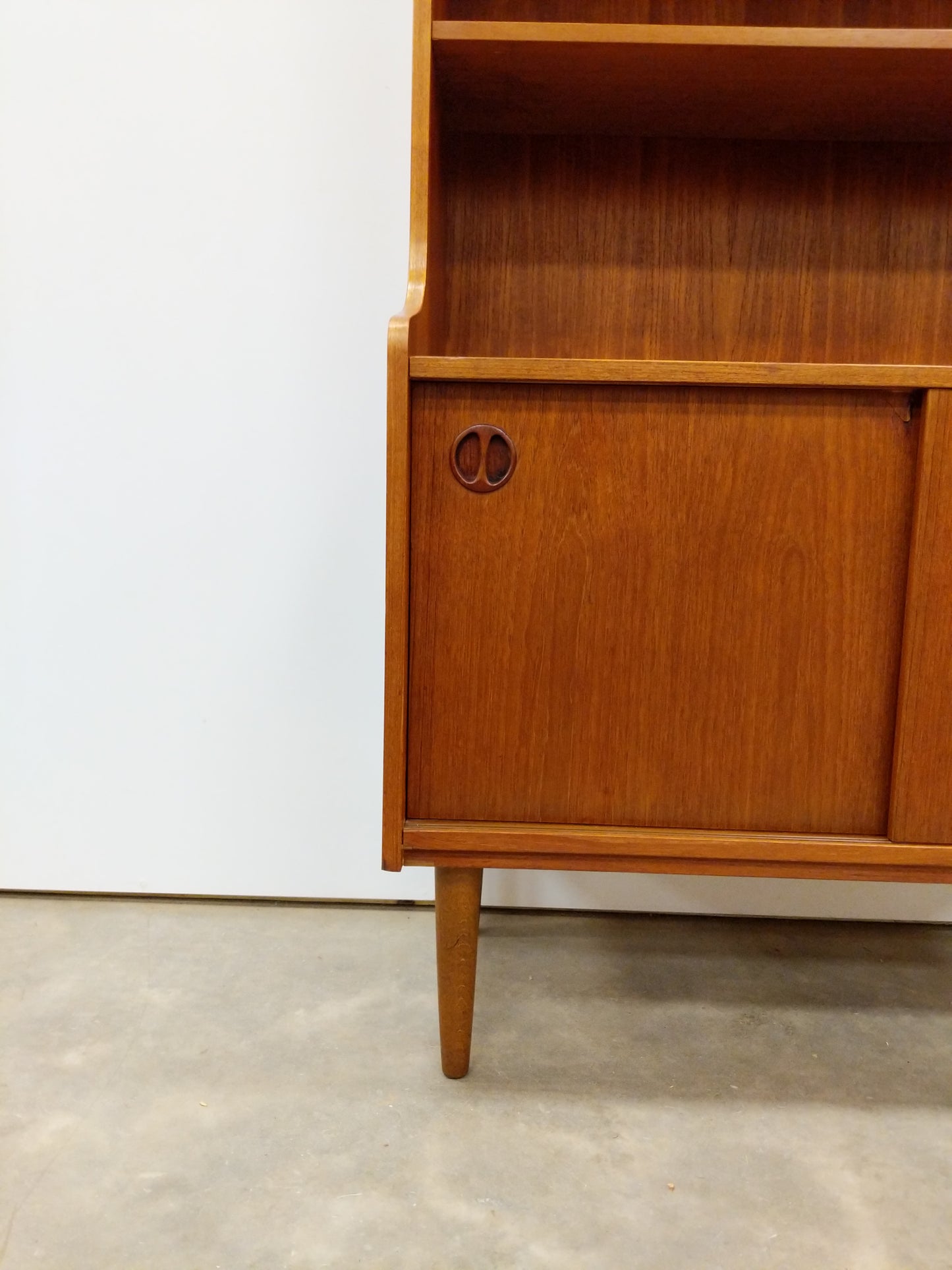 Vintage Danish Modern Teak Bookshelf / Cabinet