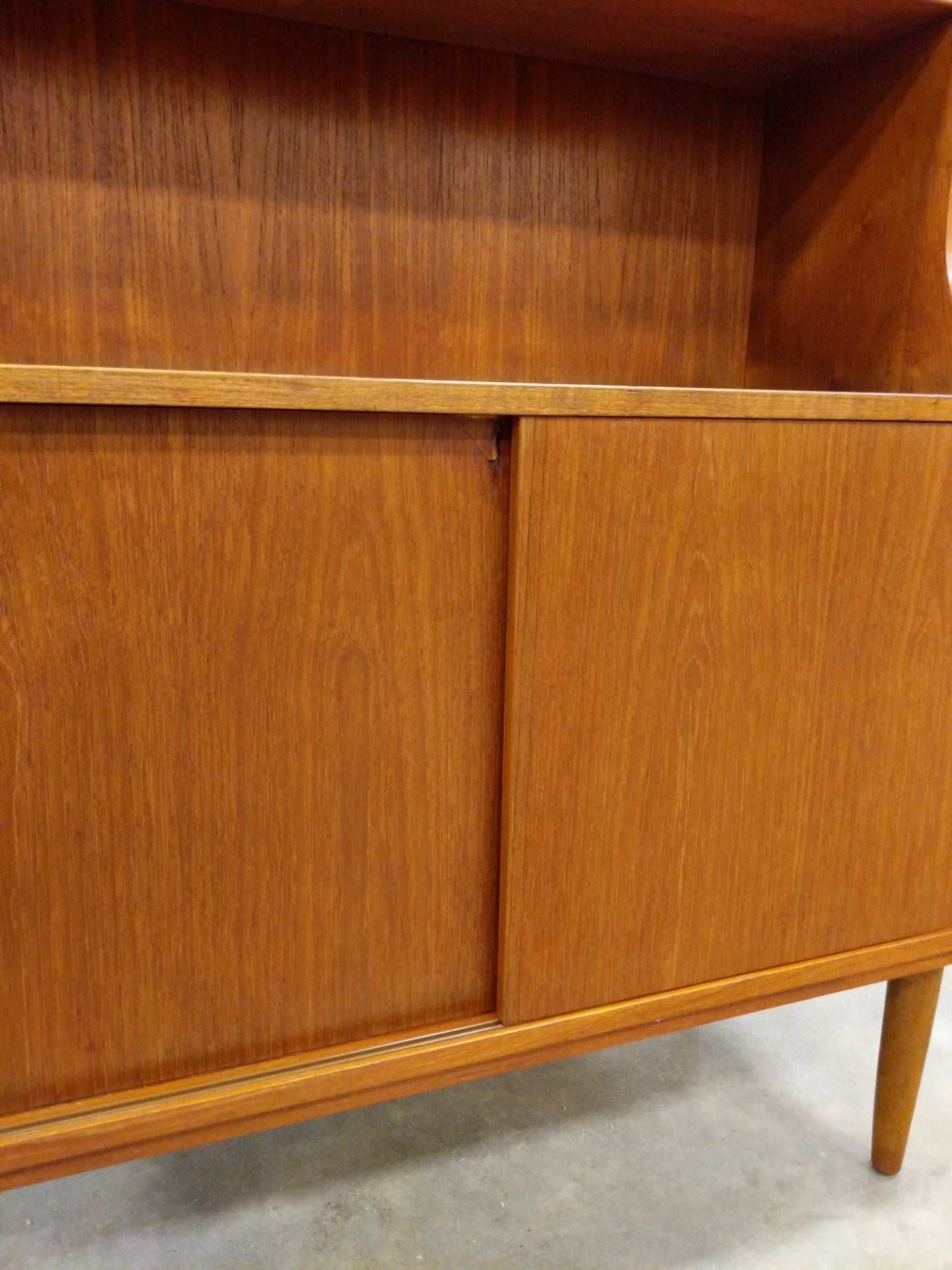 Vintage Danish Modern Teak Bookshelf / Cabinet