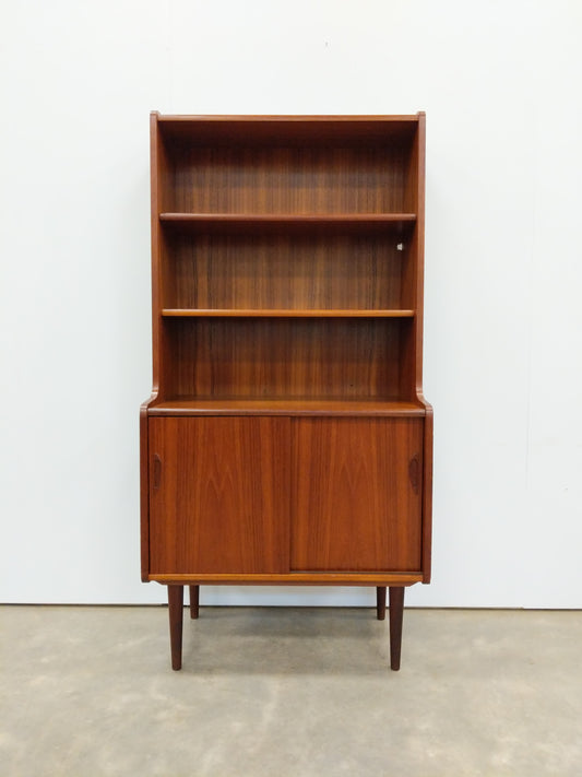 Vintage Danish Modern Teak Bookshelf / Cabinet
