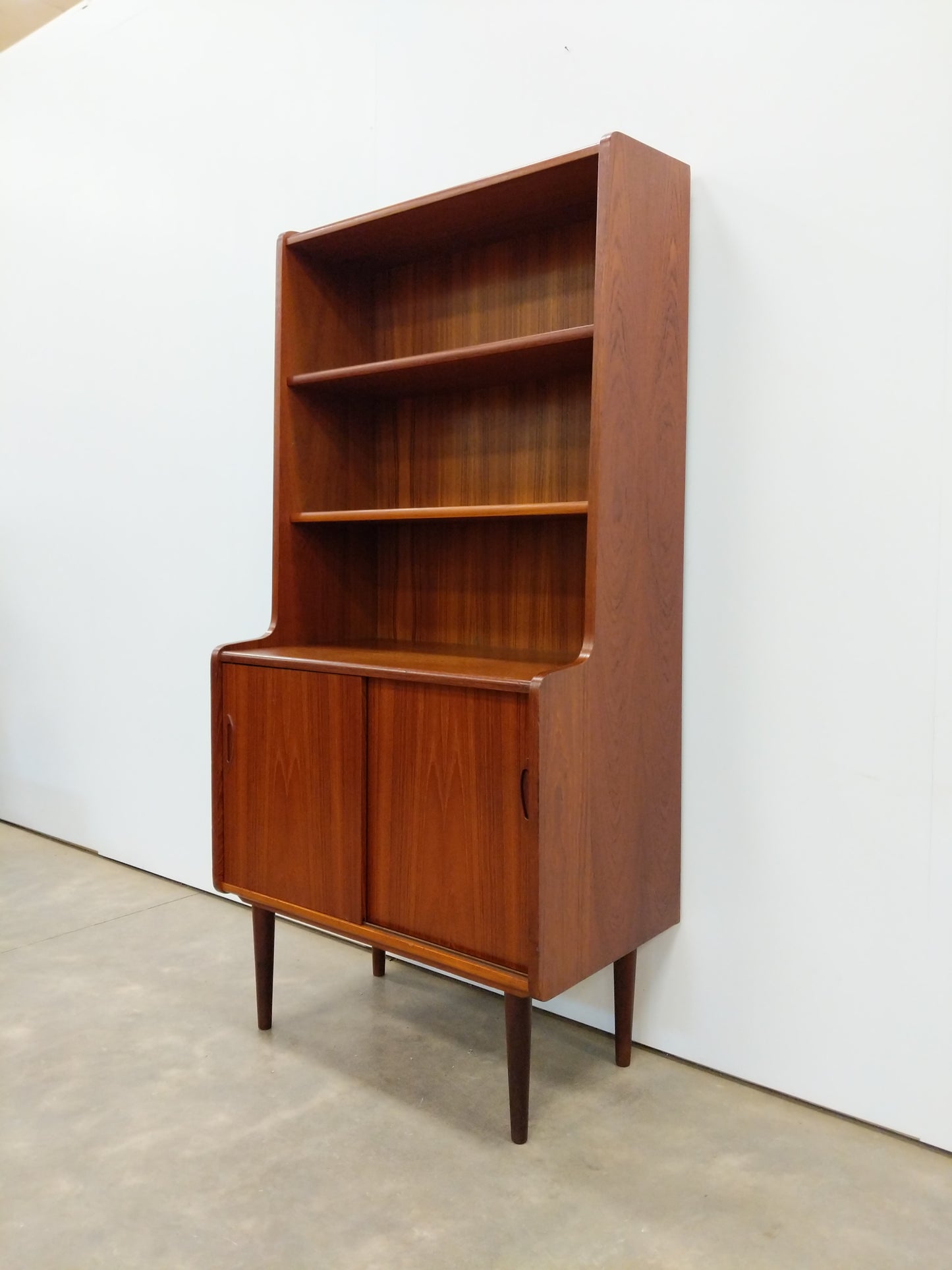 Vintage Danish Modern Teak Bookshelf / Cabinet