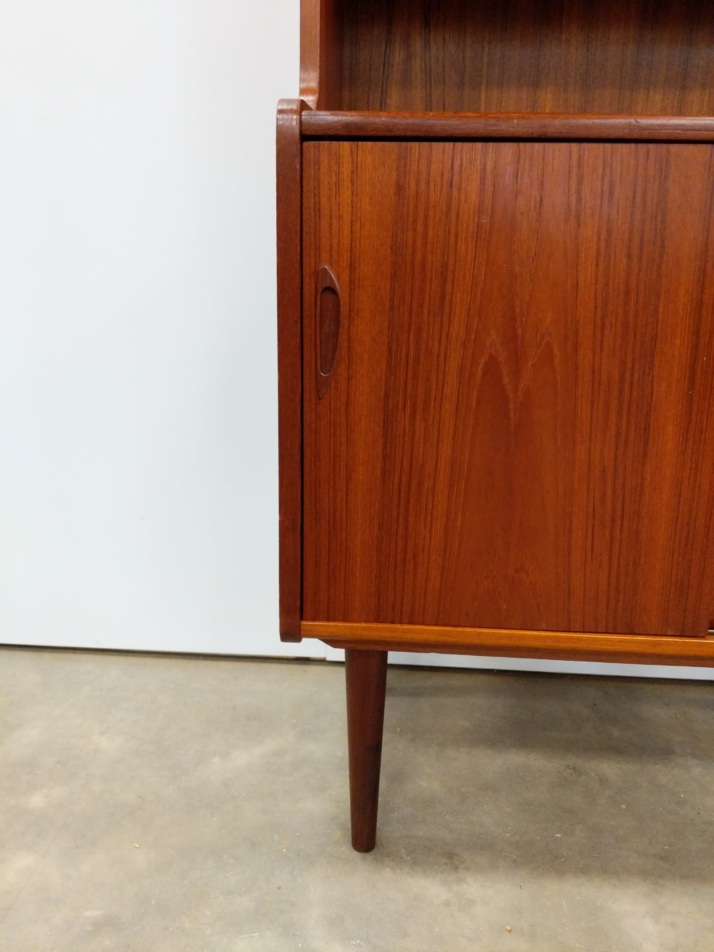 Vintage Danish Modern Teak Bookshelf / Cabinet