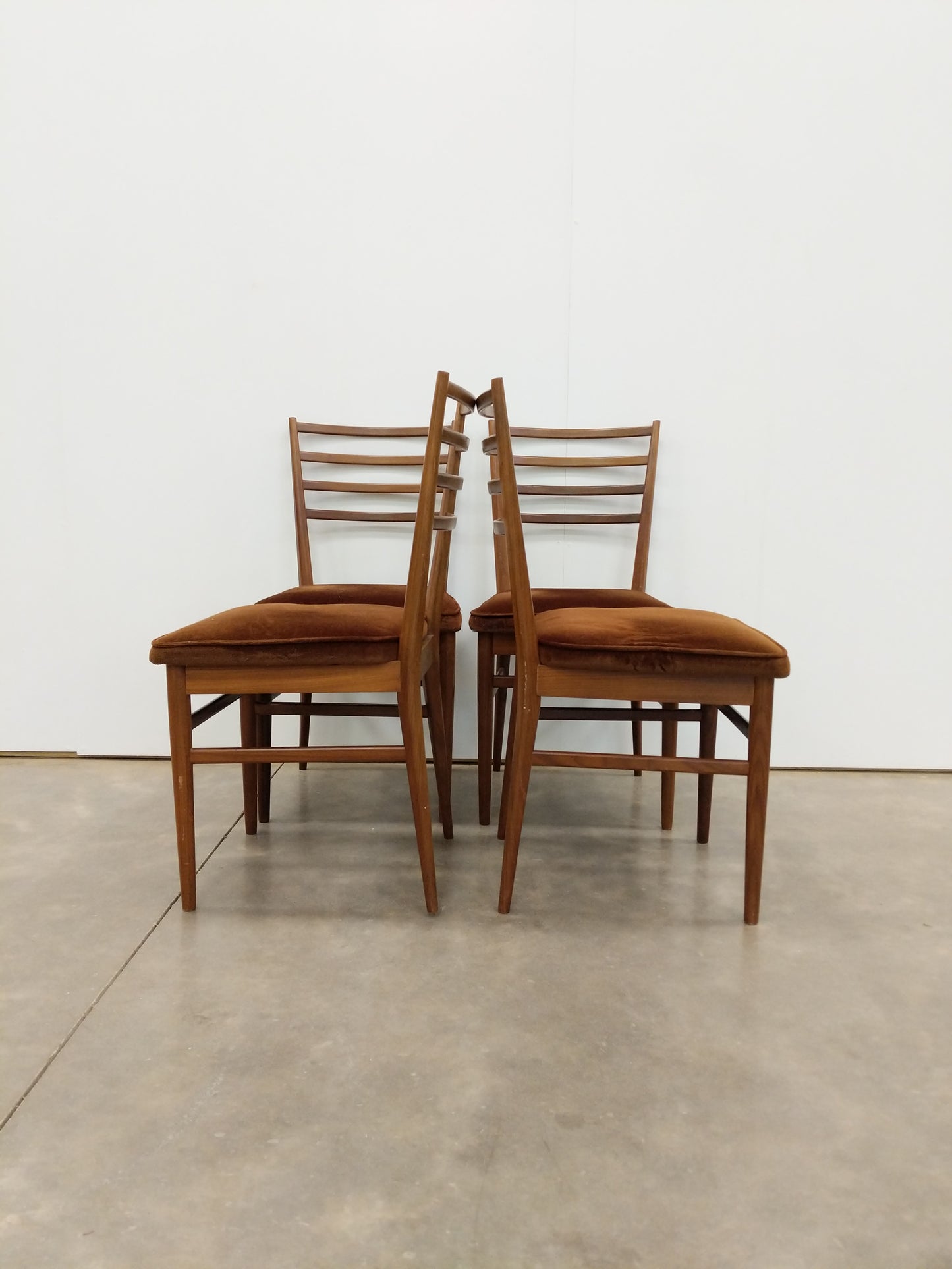 Set of 4 Vintage Mid Century Modern Dining Chairs by Meredew