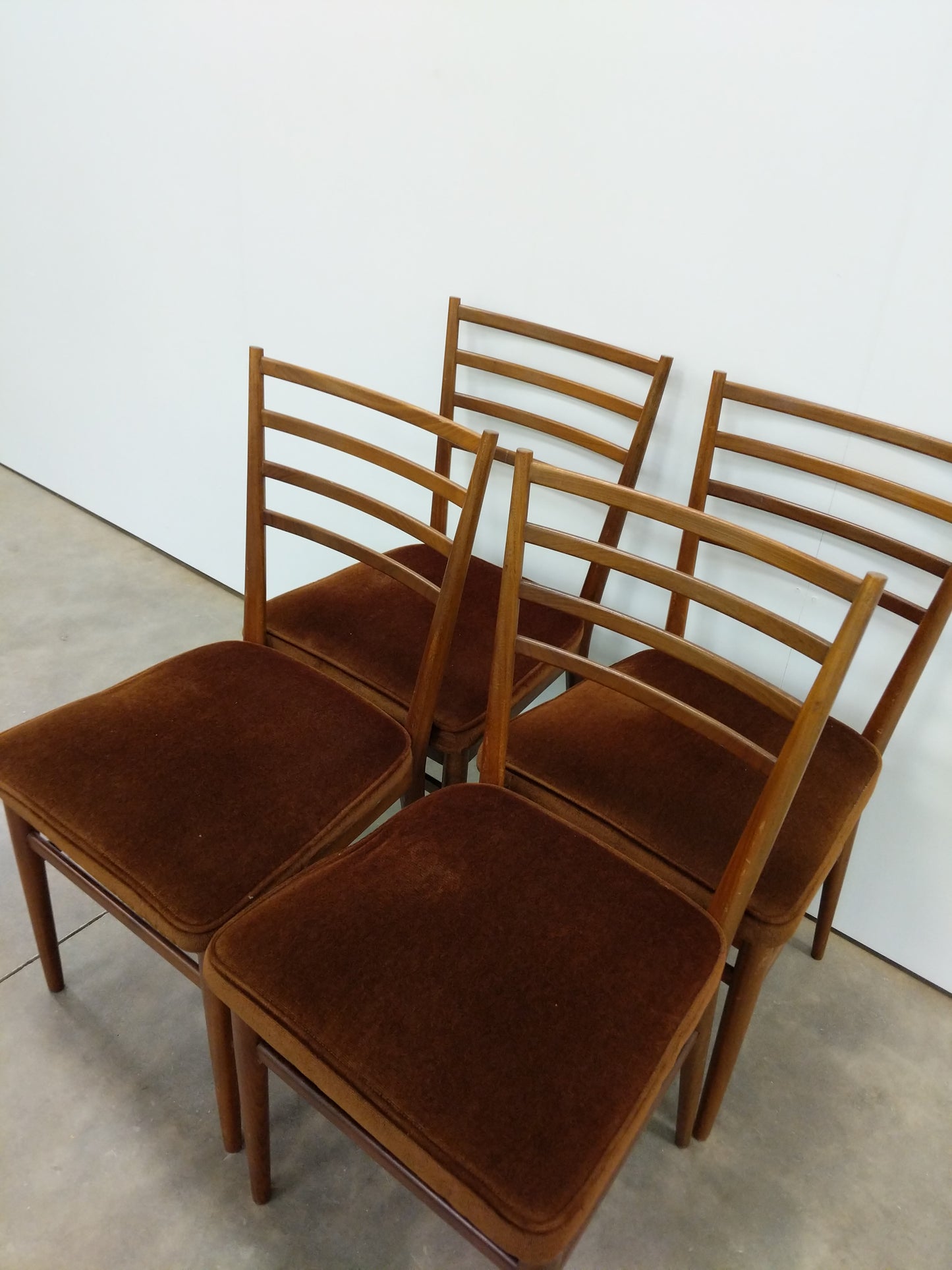 Set of 4 Vintage Mid Century Modern Dining Chairs by Meredew