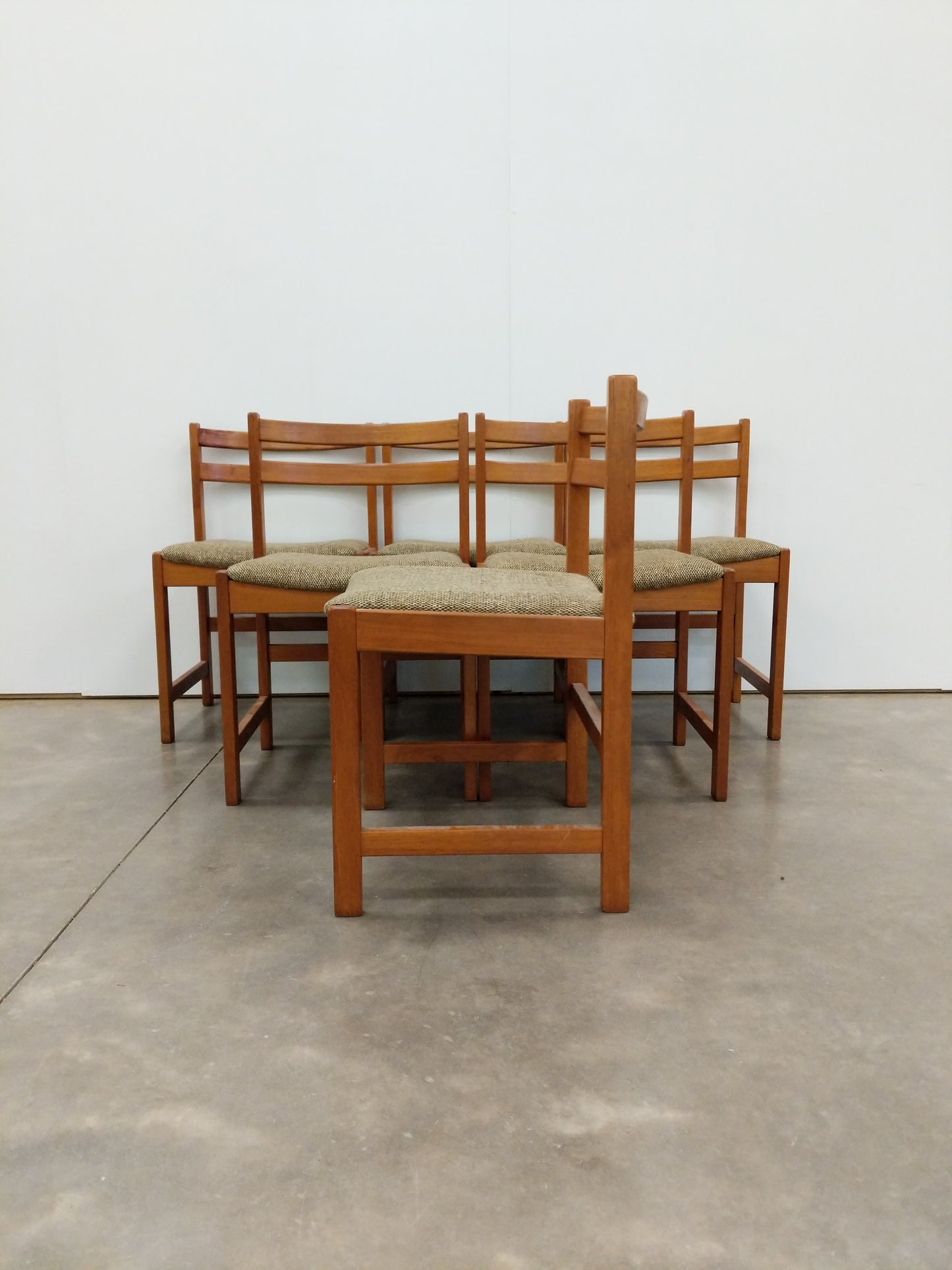 Set of 6 Vintage Danish Modern Dining Chairs by Vantinge