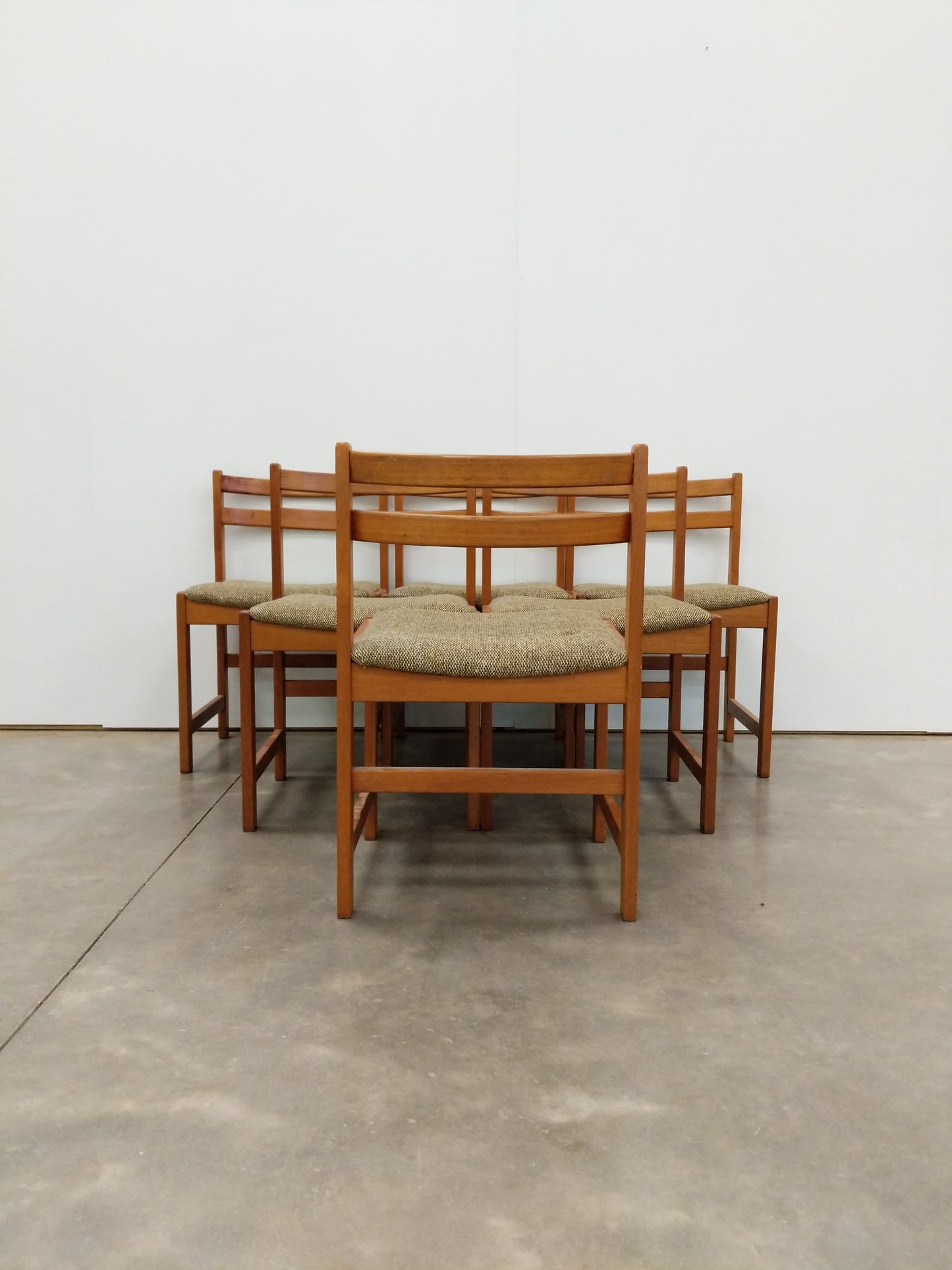 Set of 6 Vintage Danish Modern Dining Chairs by Vantinge