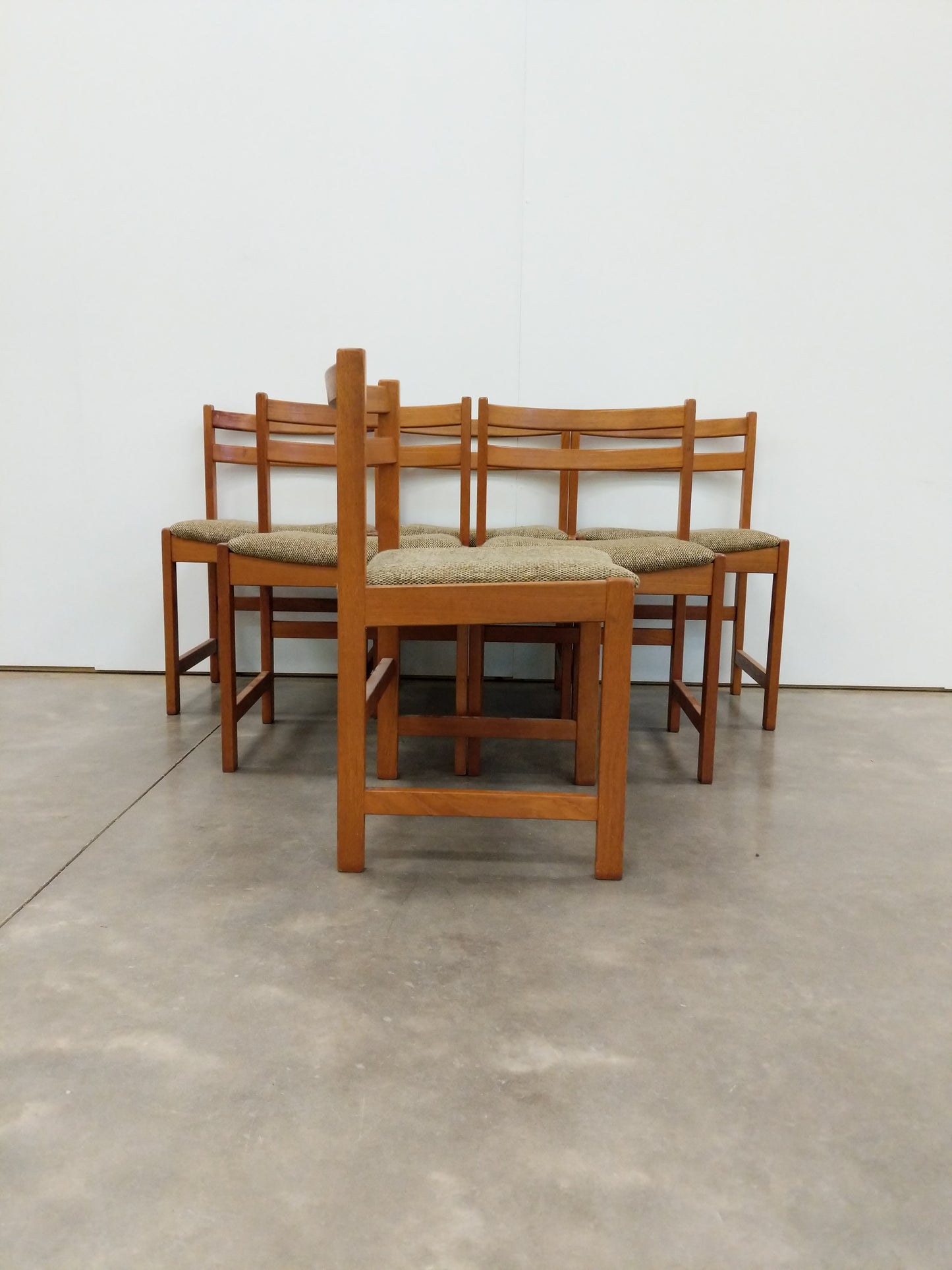 Set of 6 Vintage Danish Modern Dining Chairs by Vantinge