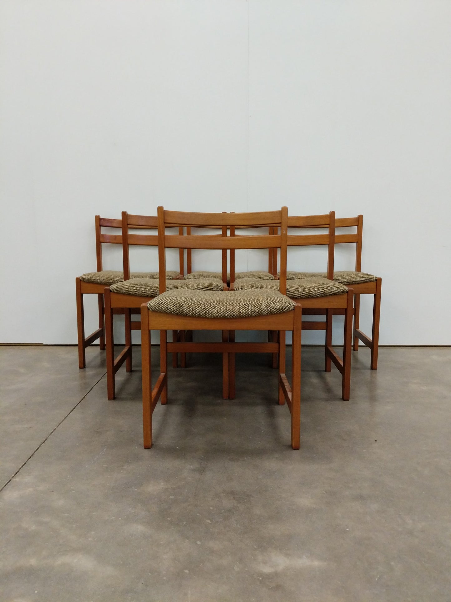 Set of 6 Vintage Danish Modern Dining Chairs by Vantinge