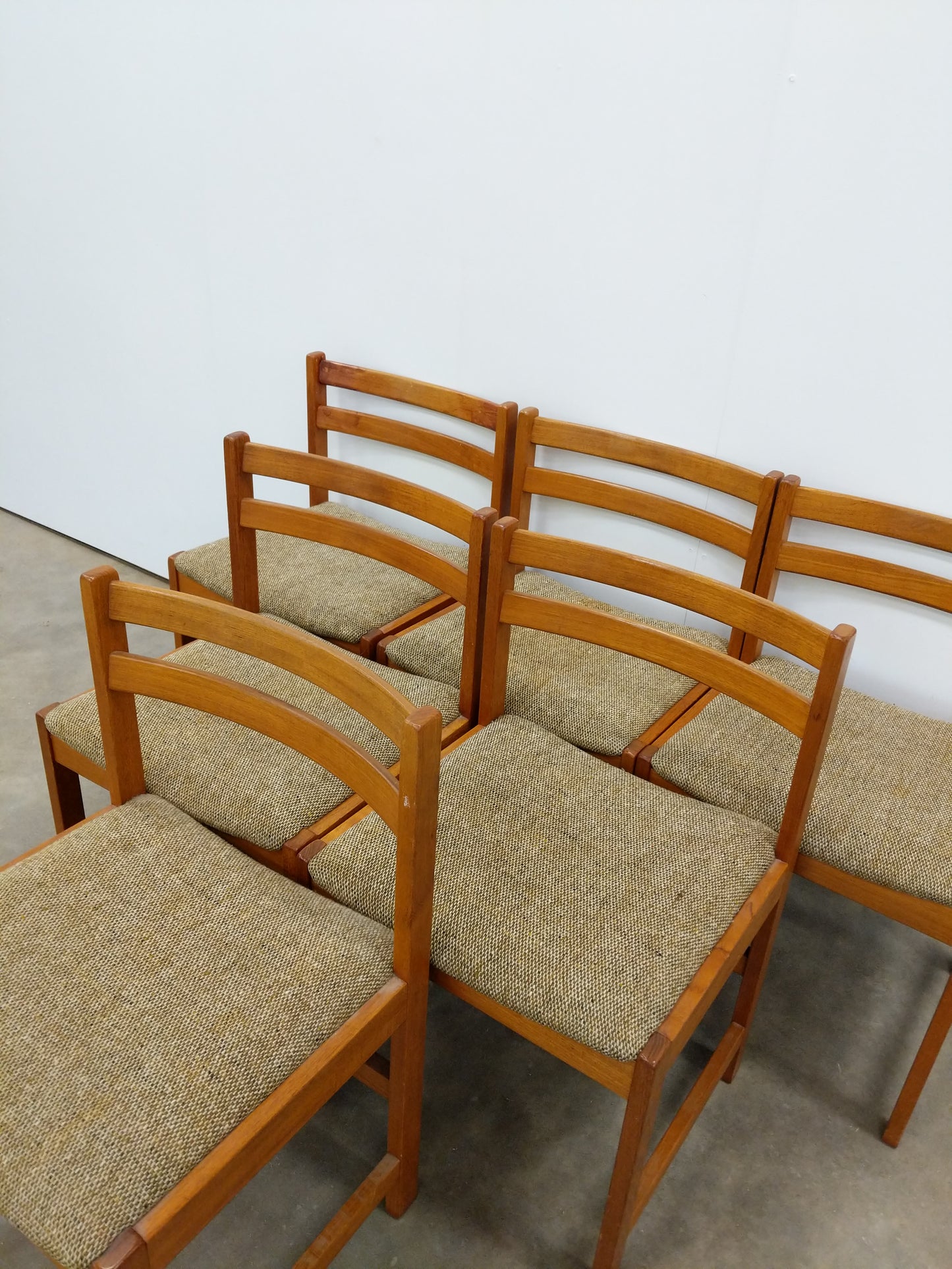 Set of 6 Vintage Danish Modern Dining Chairs by Vantinge
