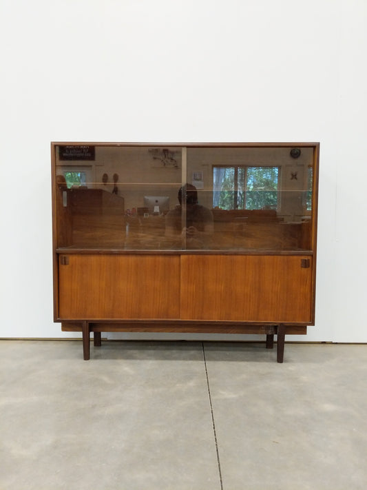 Vintage Mid Century Modern Teak Sideboard / Cabinet by Beaver & Tapley