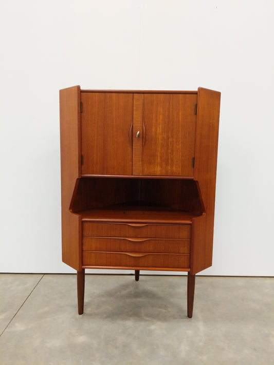 Vintage Danish Modern Teak Corner Cabinet by Gunni Omann
