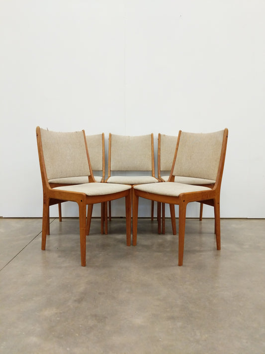 Set of 5 Vintage Danish Modern Dining Chairs by Johannes Andersen
