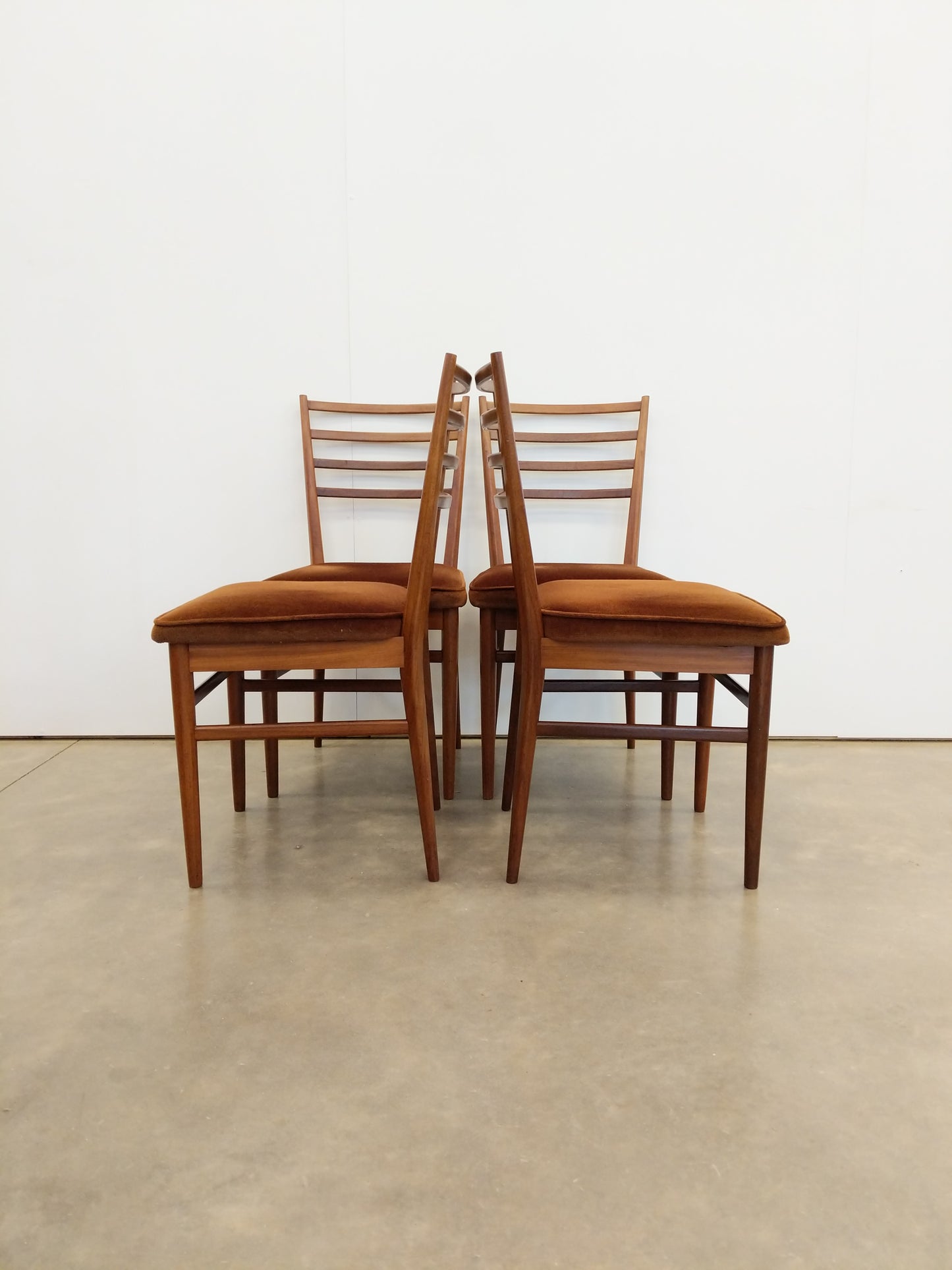 Set of 4 Vintage Mid Century Modern Dining Chairs by Meredew