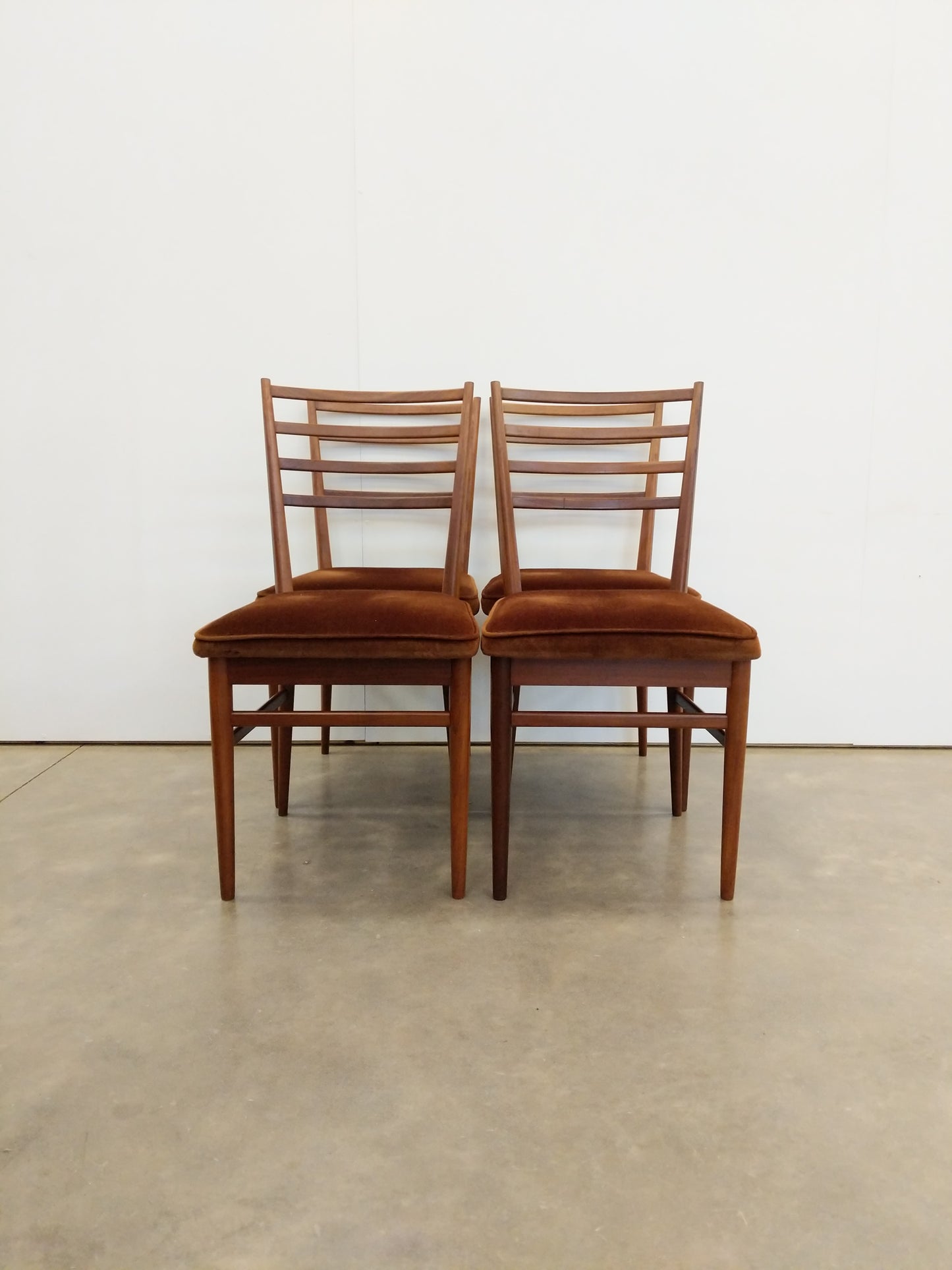 Set of 4 Vintage Mid Century Modern Dining Chairs by Meredew