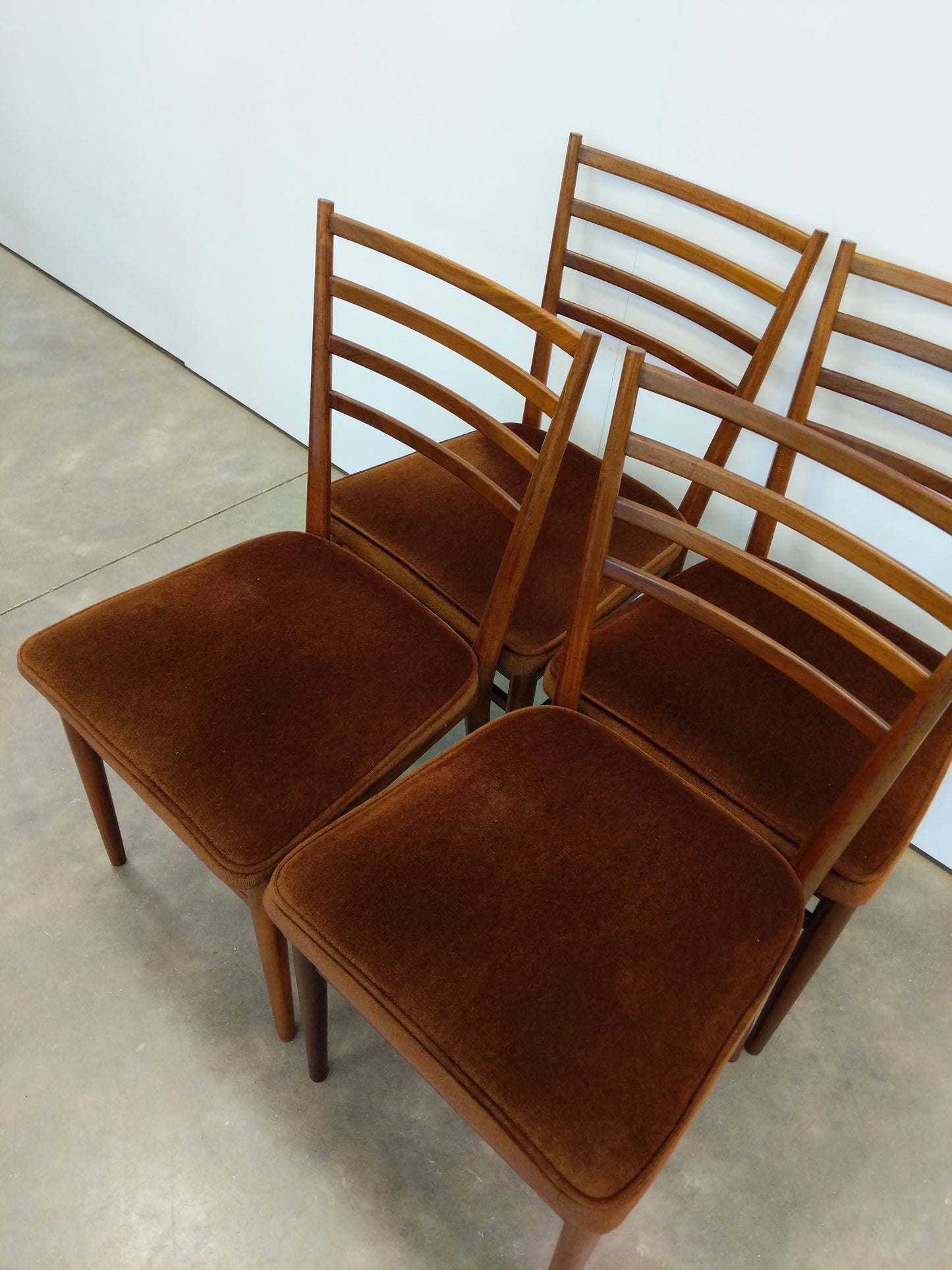 Set of 4 Vintage Mid Century Modern Dining Chairs by Meredew